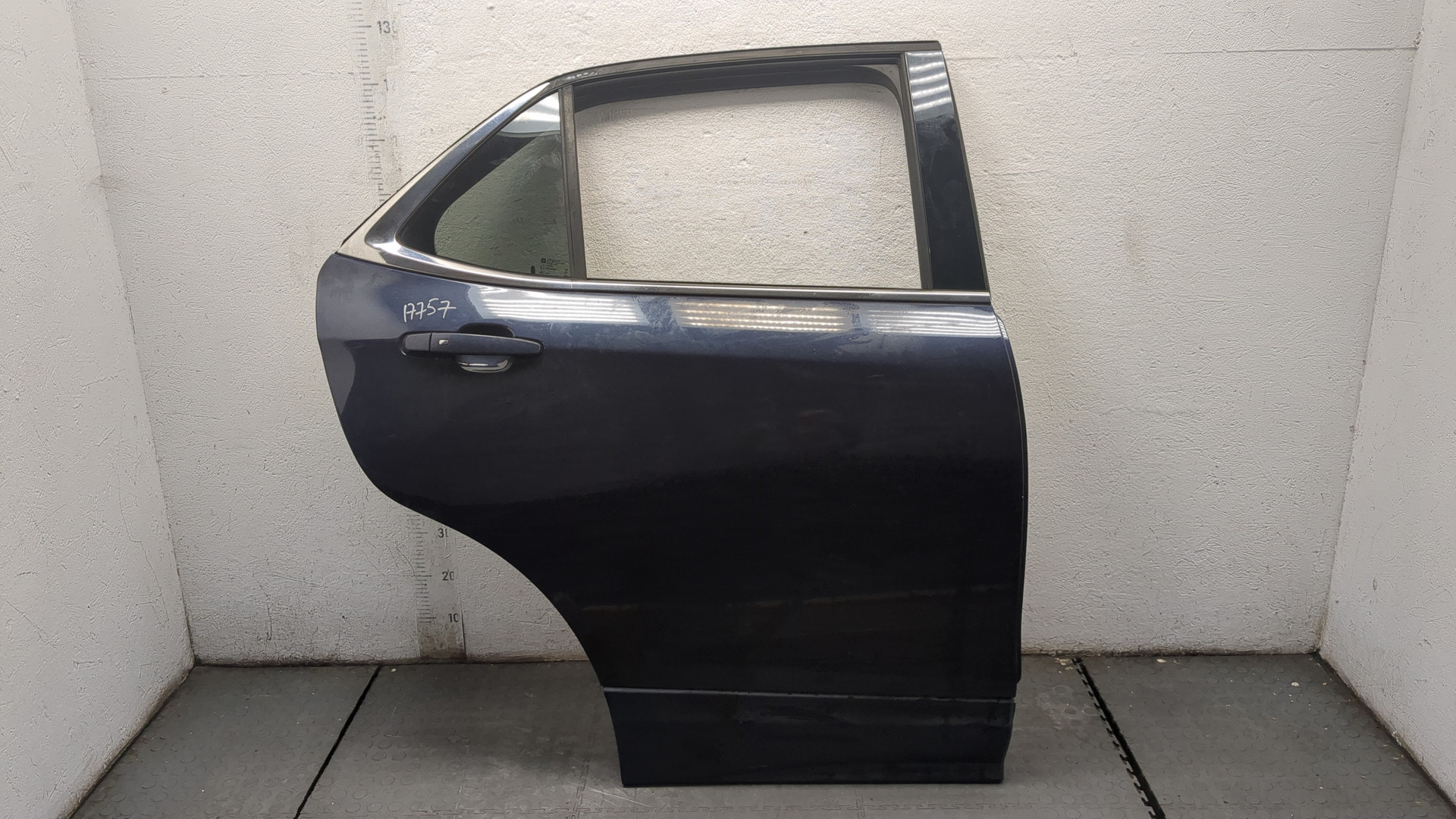Дверь задняя правая