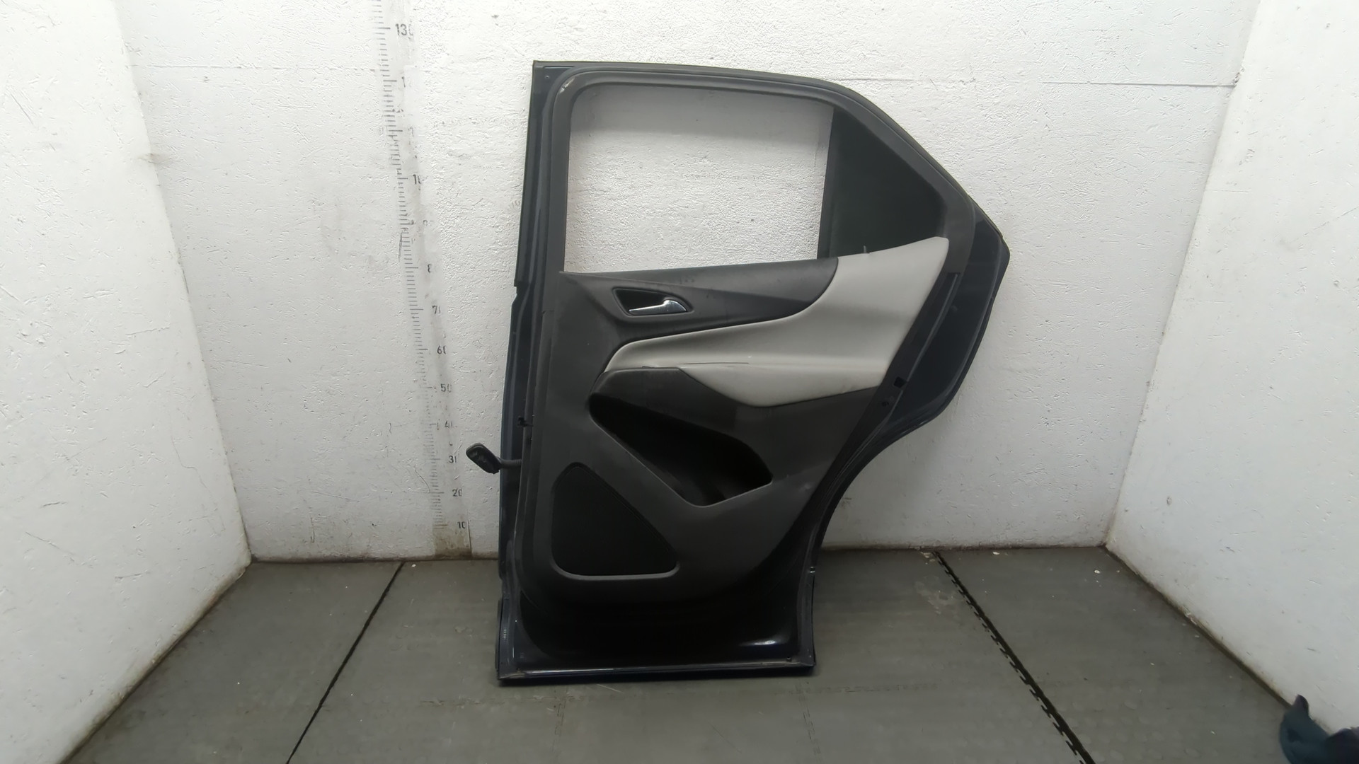 Дверь задняя правая