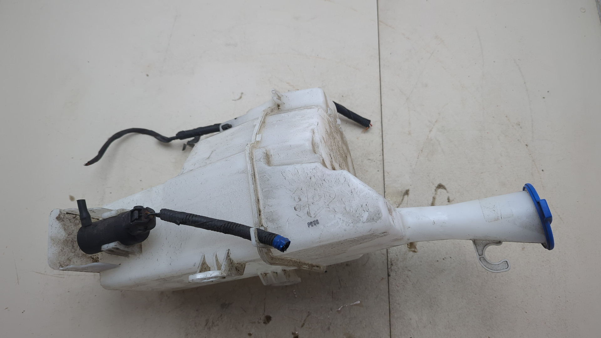 Бачок омывателя лобового стекла