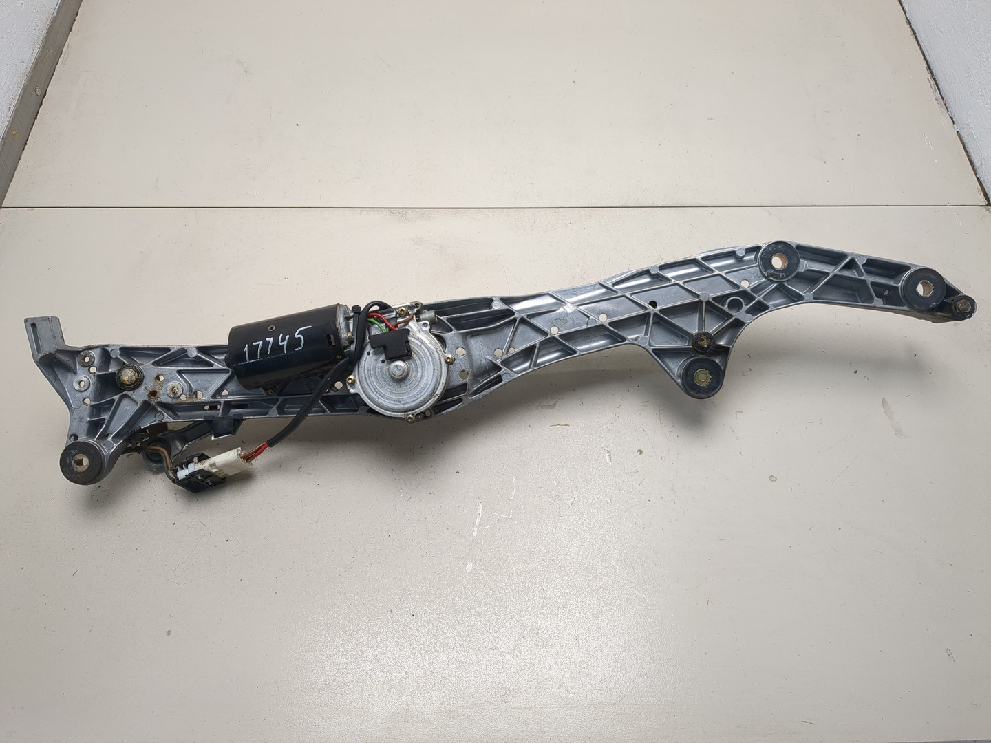 Трапеция стеклоочистителей