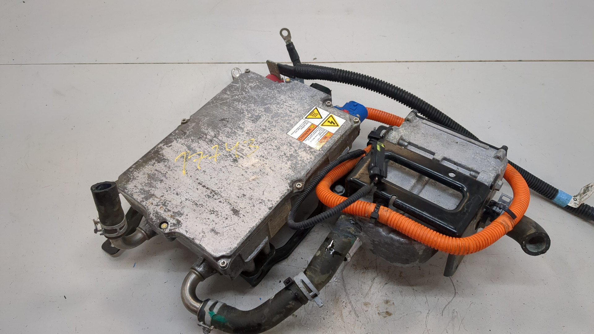 Преобразователь напряжения (адаптер)