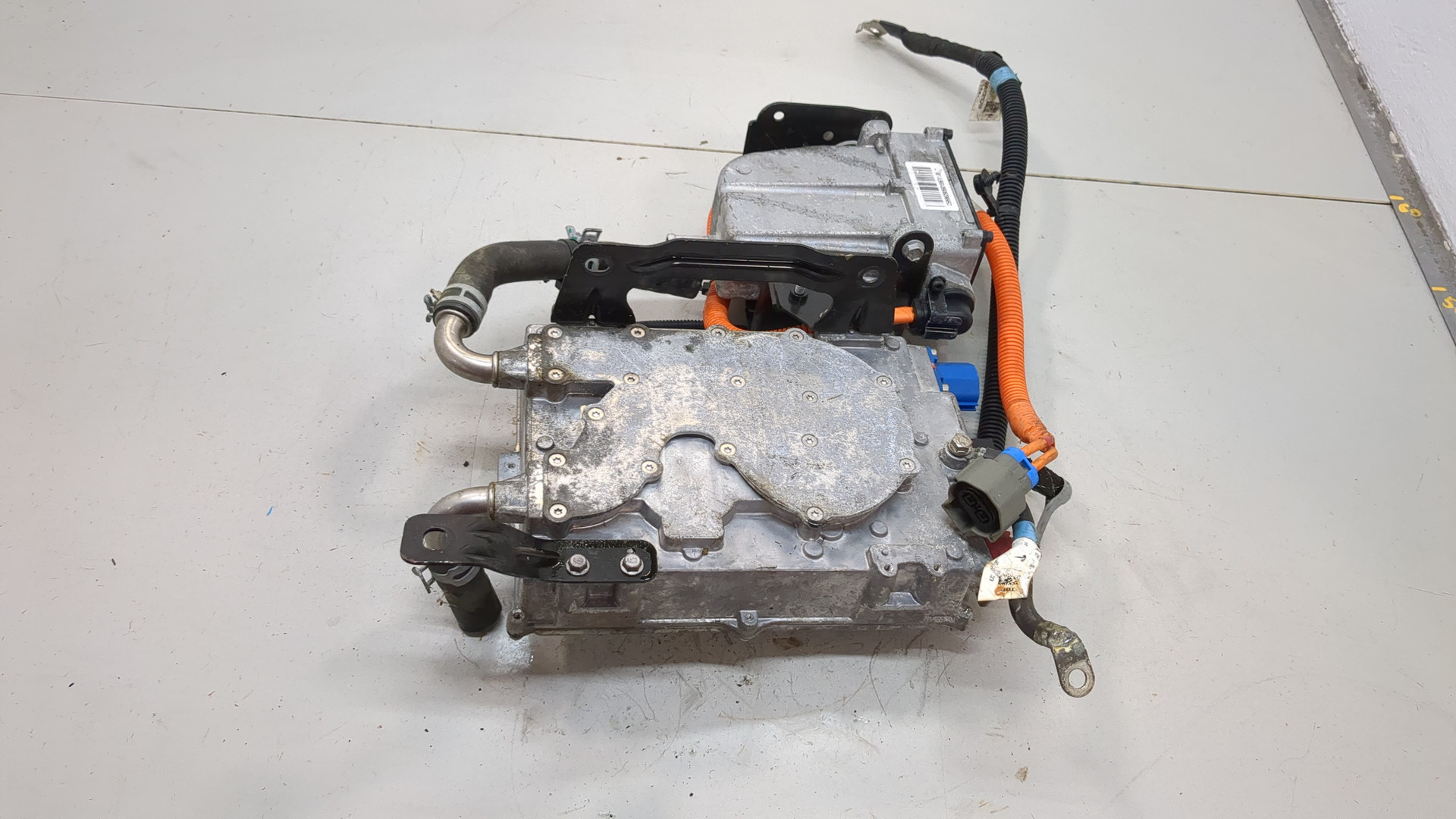 Преобразователь напряжения (адаптер)