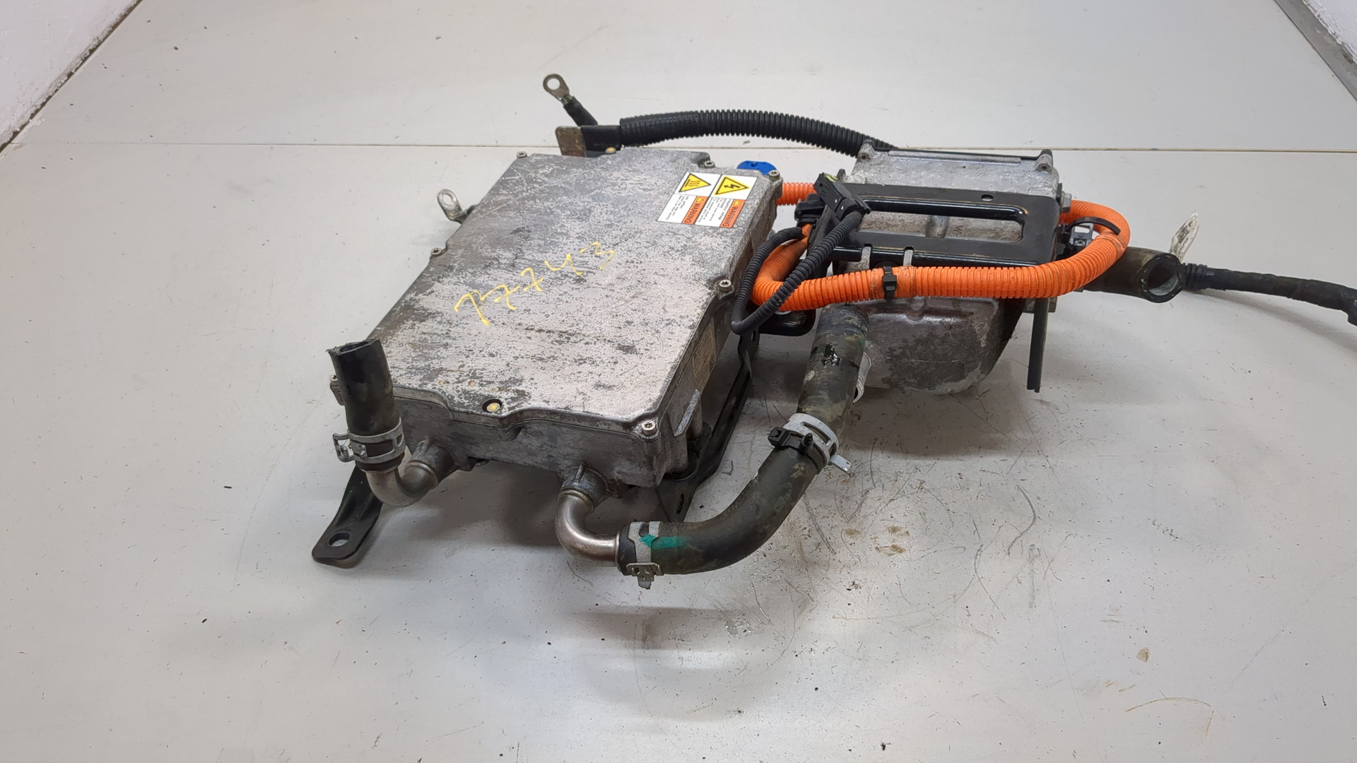 Преобразователь напряжения (адаптер)