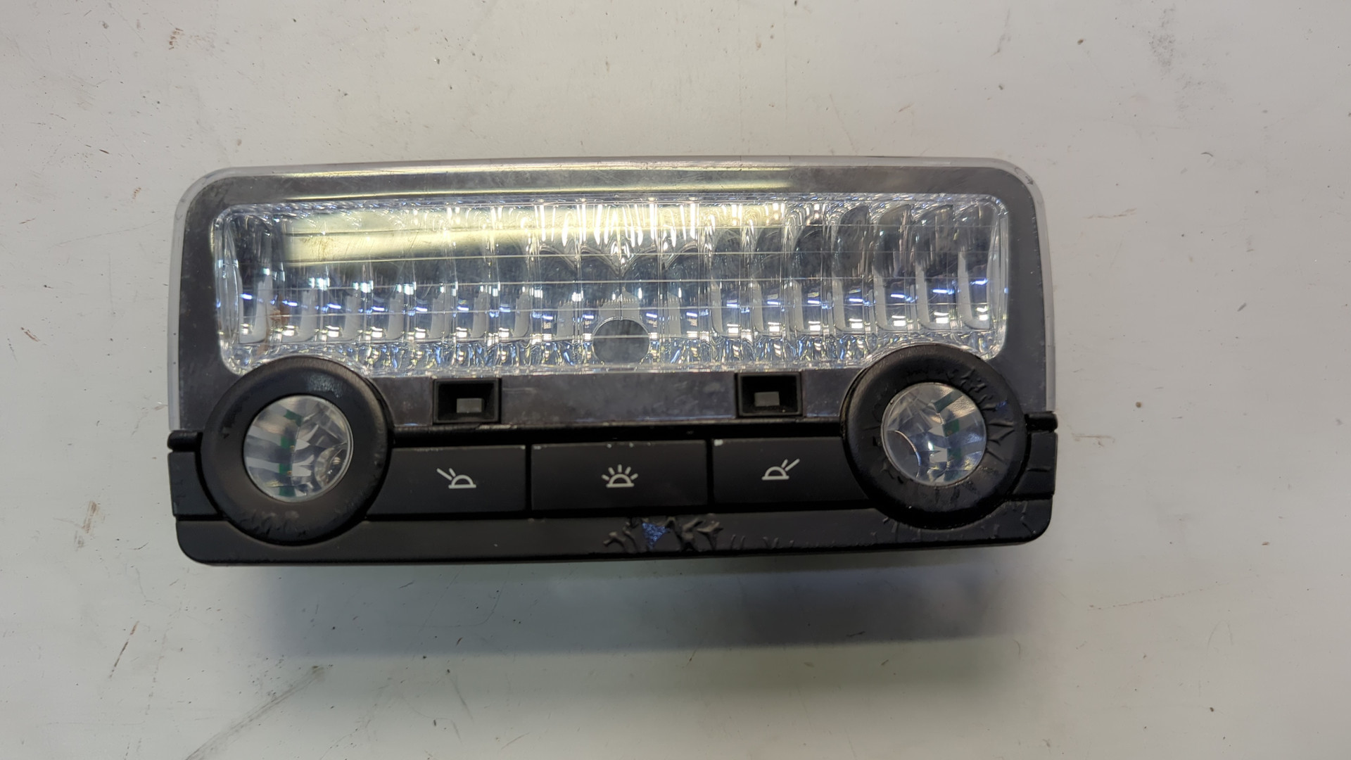 Плафон салонный