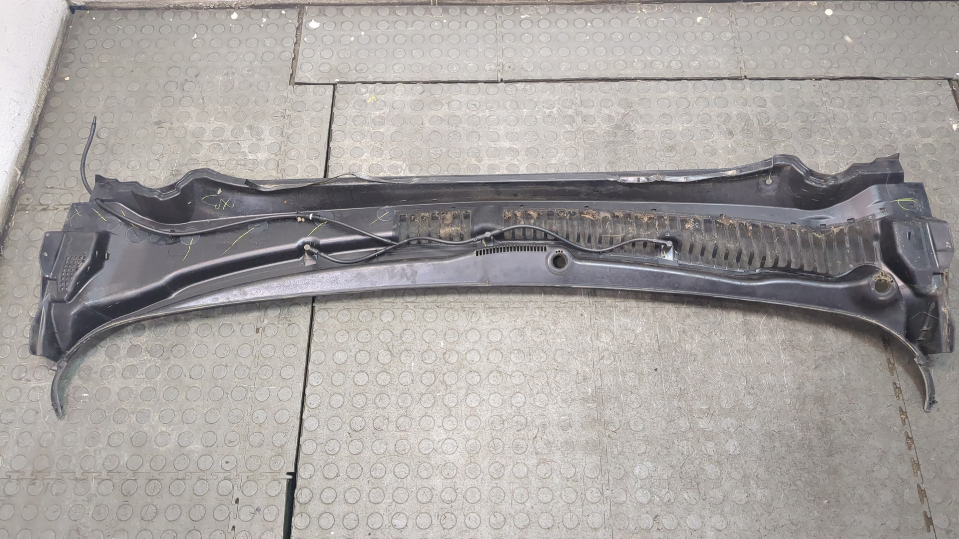 Решетка стеклоочистителей (Жабо)