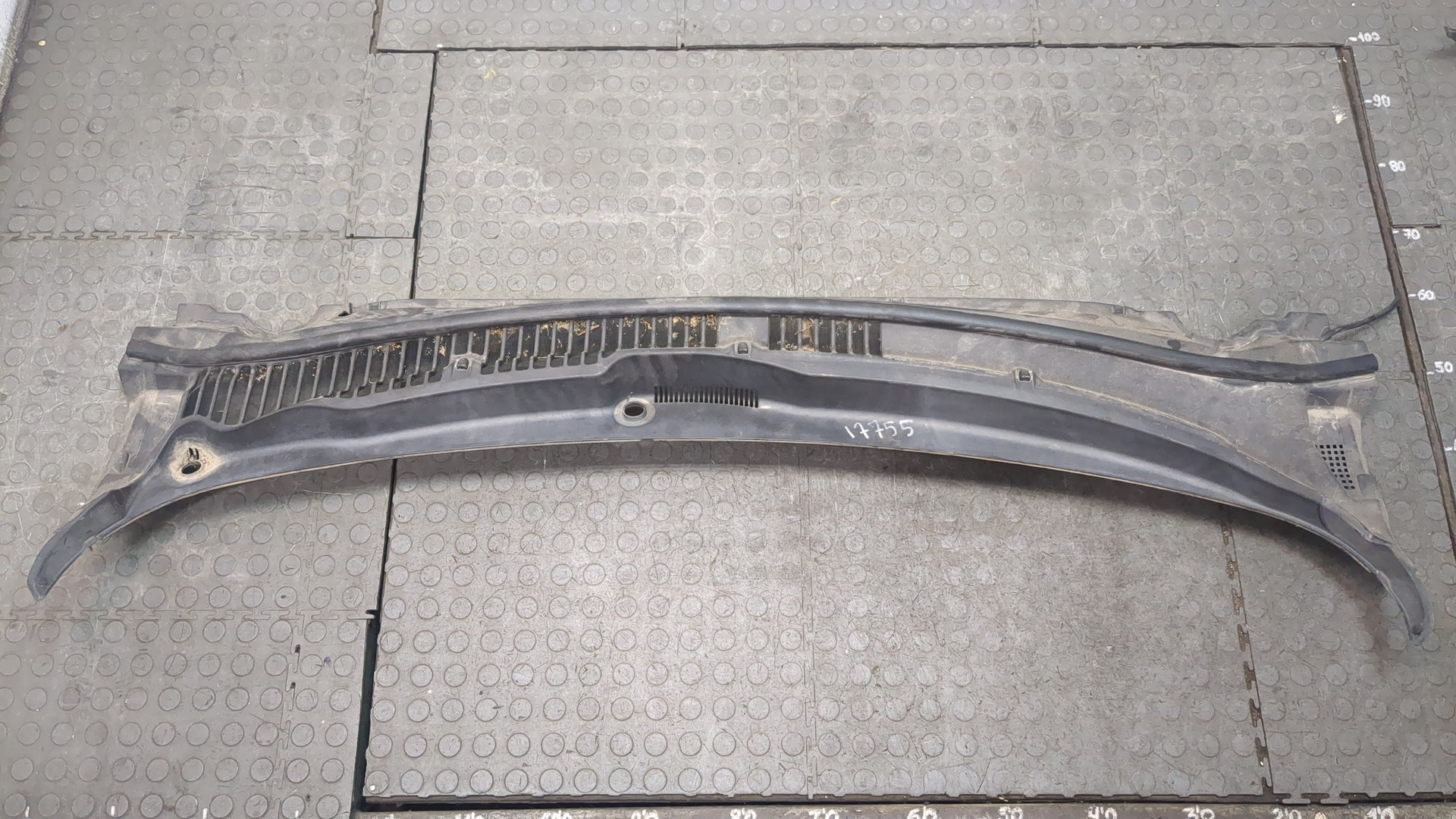 Решетка стеклоочистителей (Жабо)