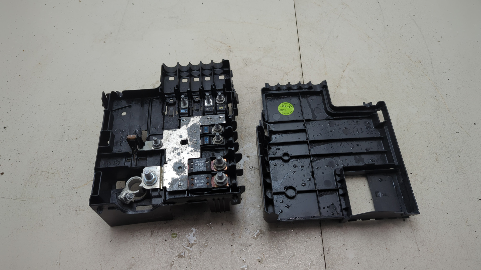 Блок предохранителей