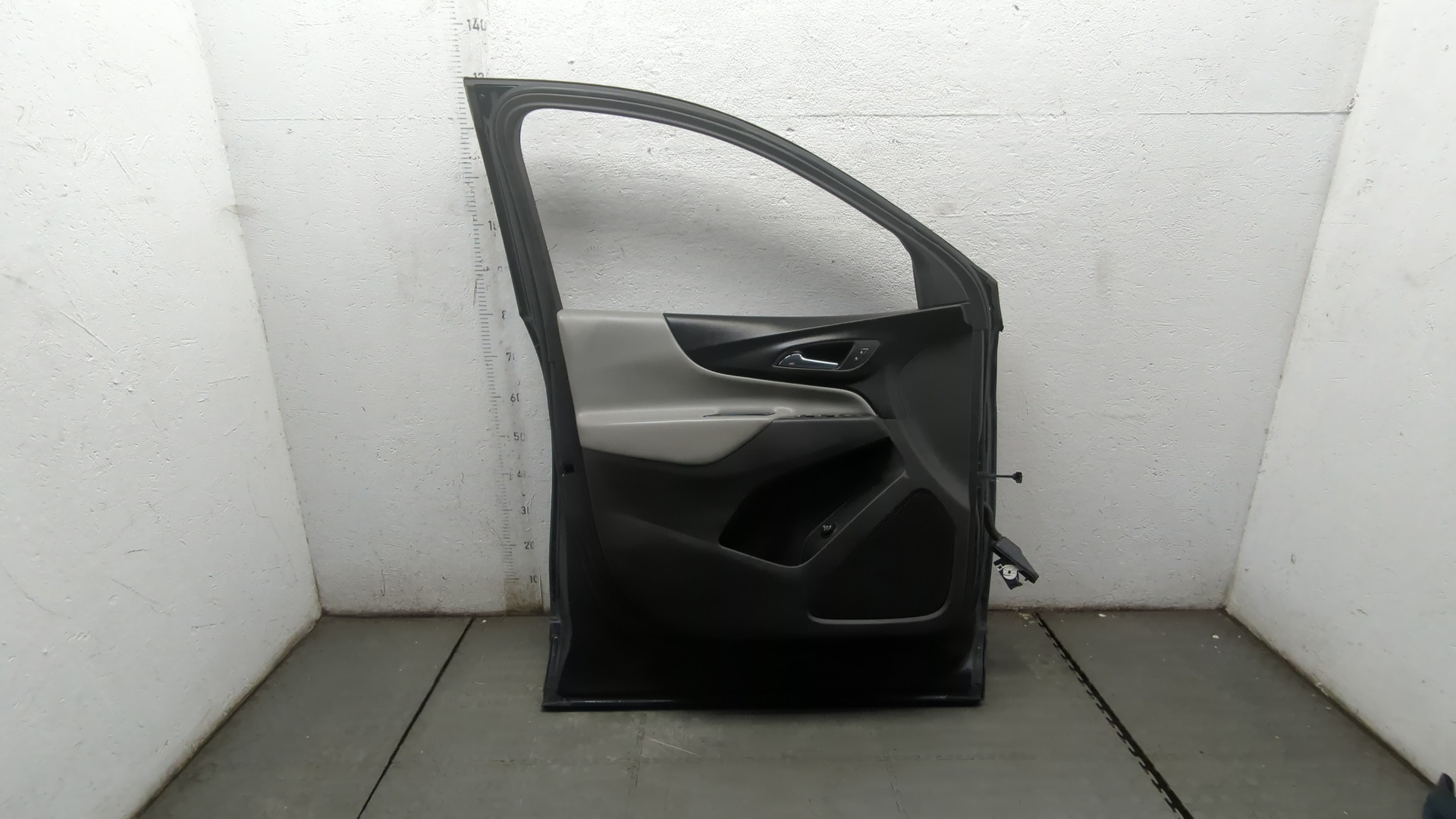 Дверь передняя левая