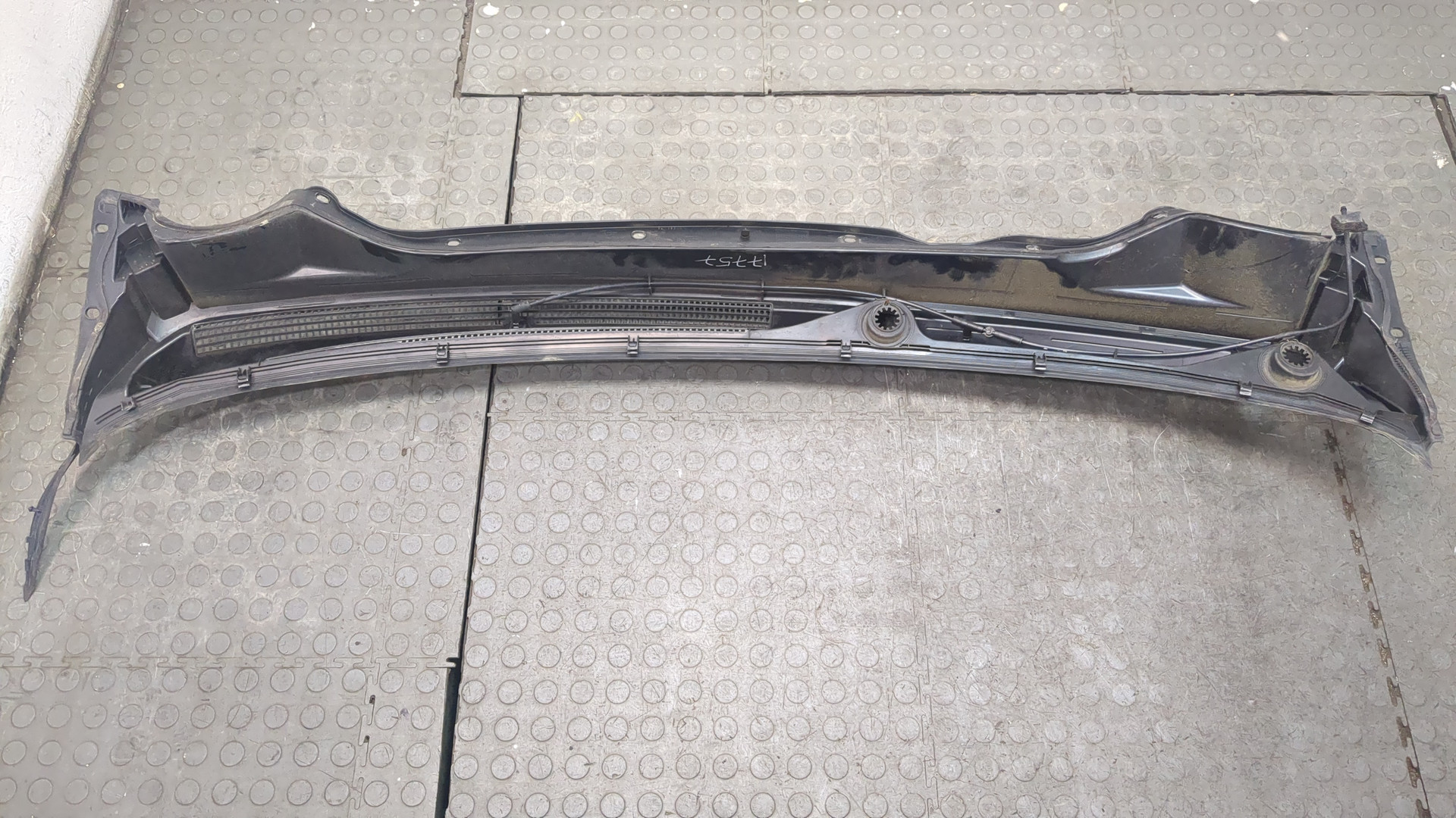 Решетка стеклоочистителей (Жабо)