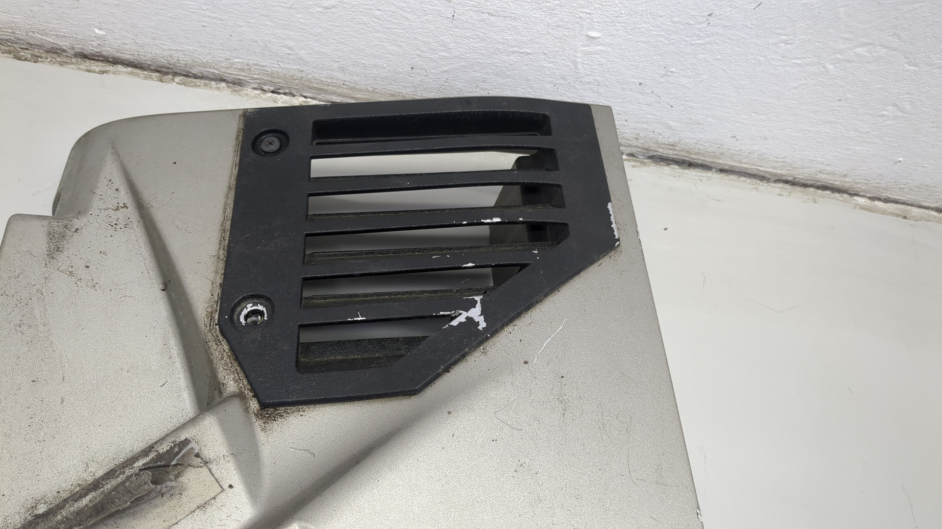 Крыло переднее левое