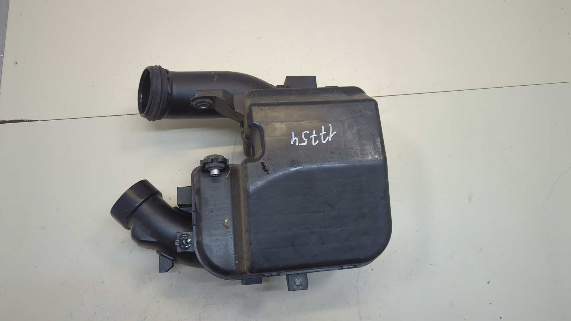 Резонатор воздушного фильтра