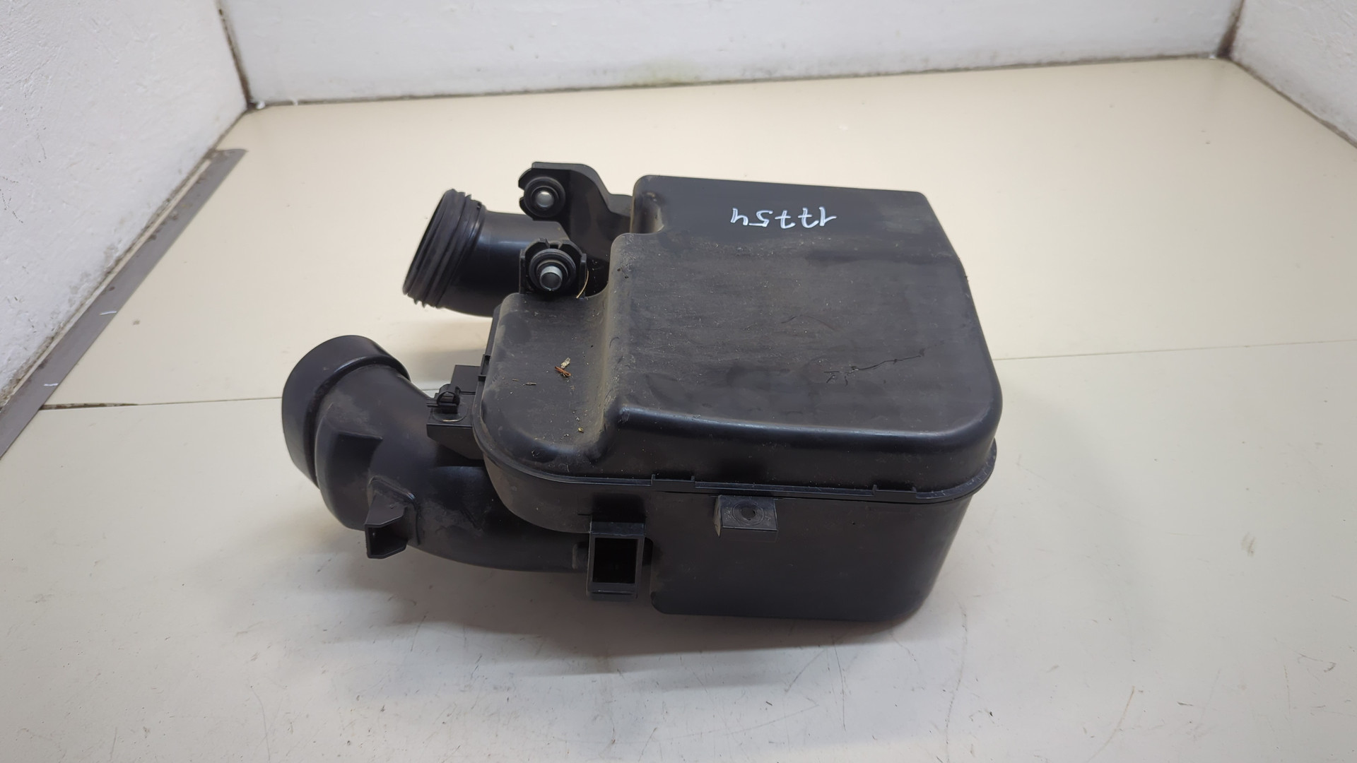 Резонатор воздушного фильтра