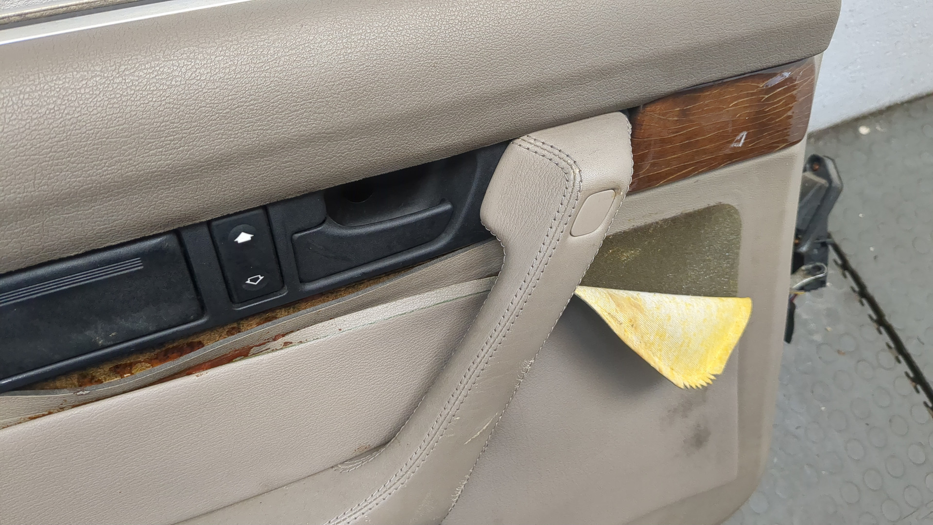 Дверь задняя левая