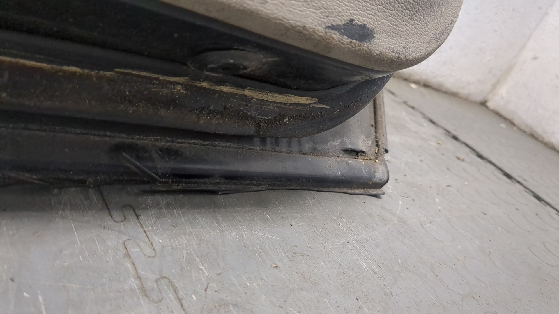 Дверь задняя левая