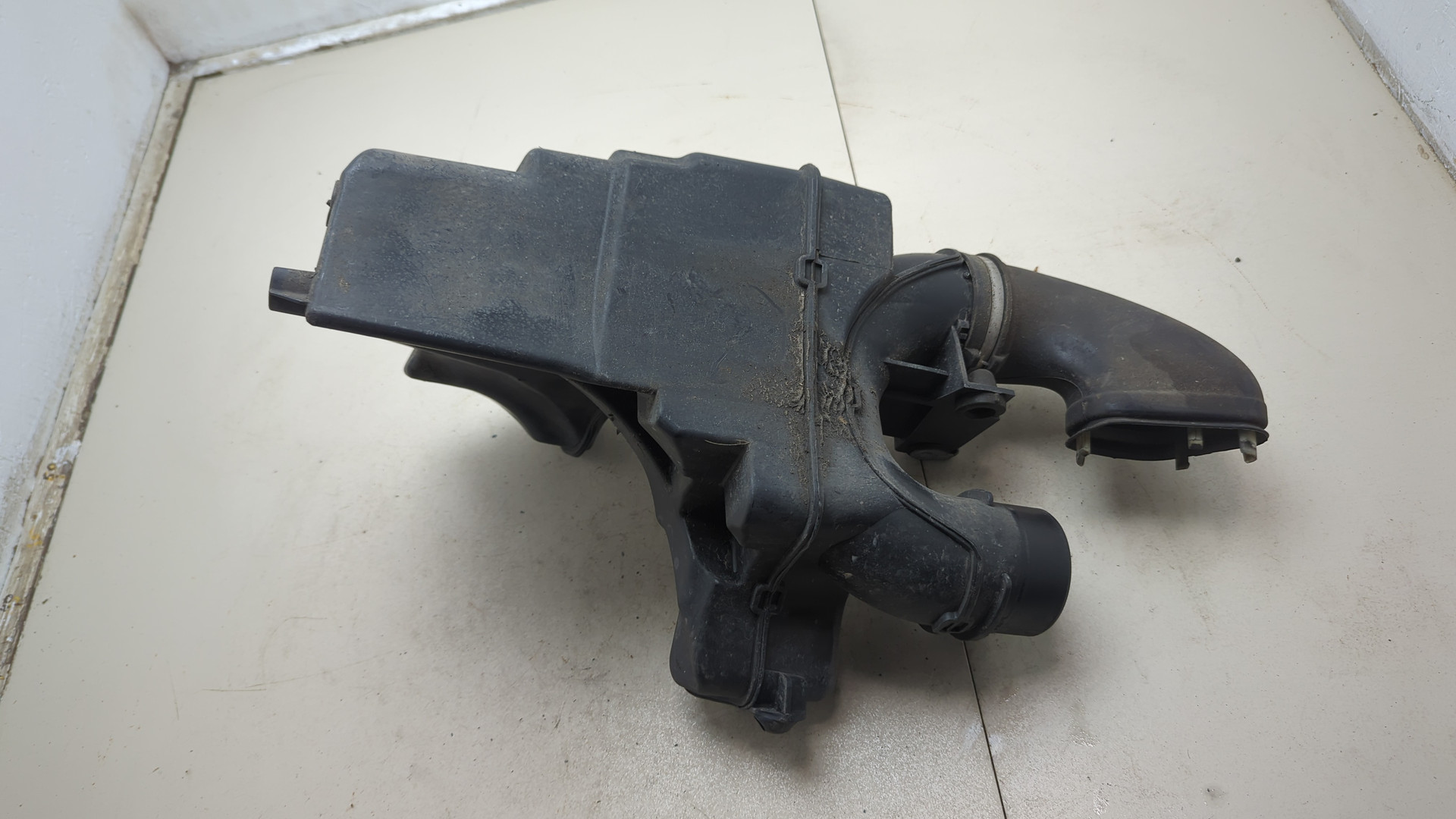 Резонатор воздушного фильтра