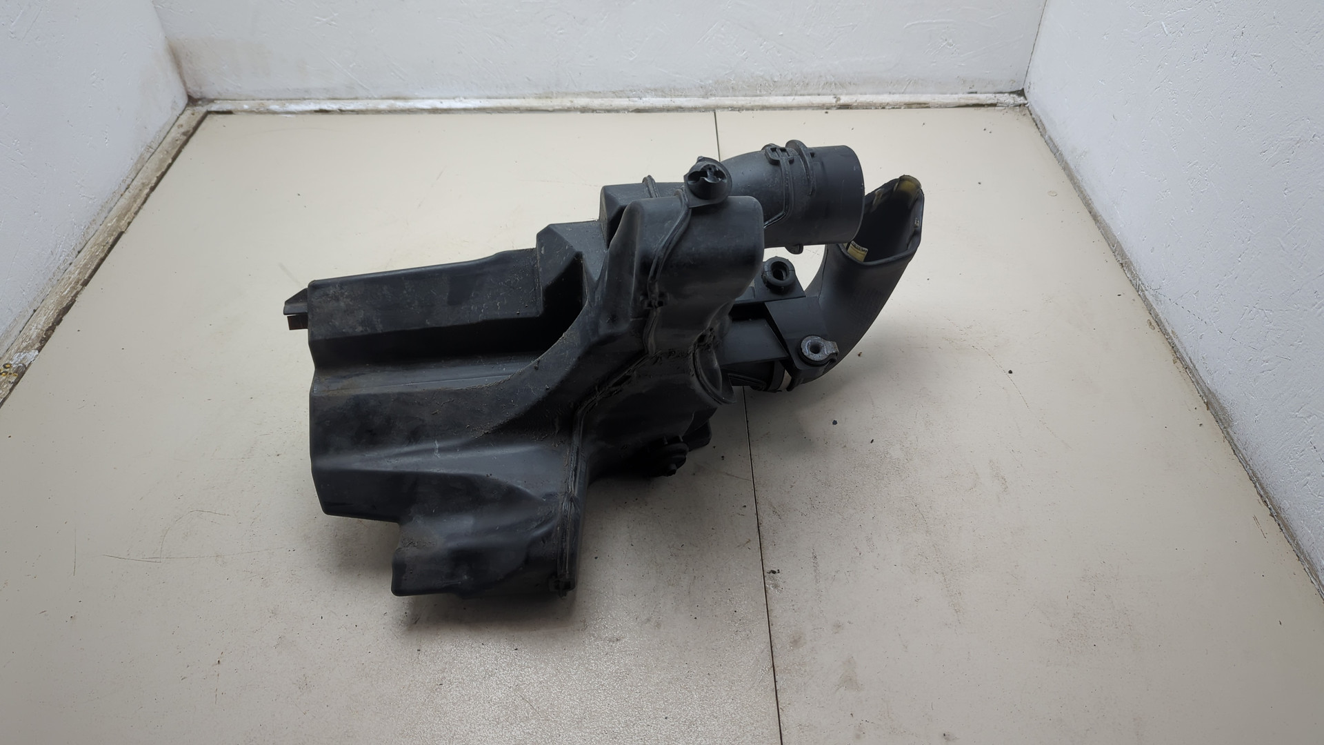 Резонатор воздушного фильтра