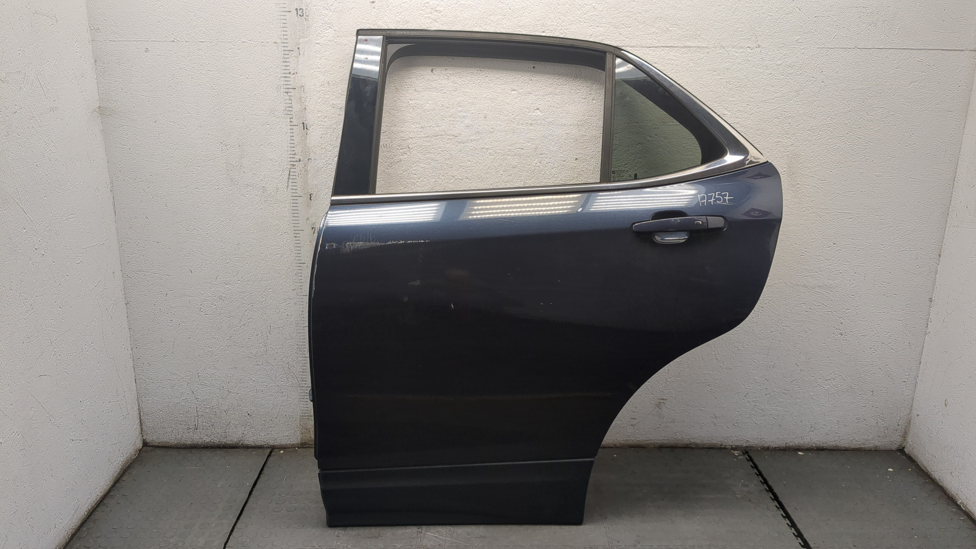 Дверь задняя левая
