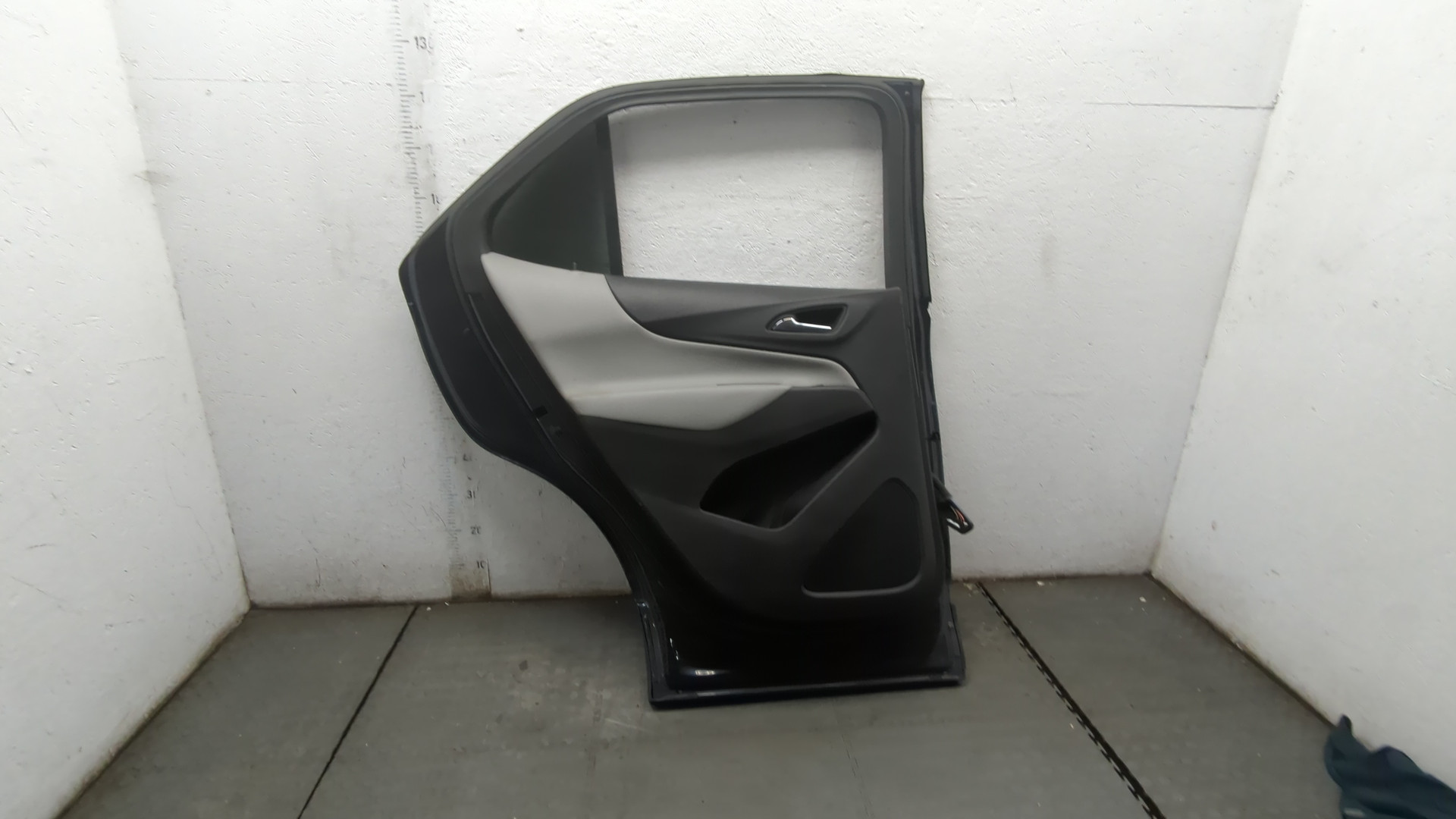Дверь задняя левая