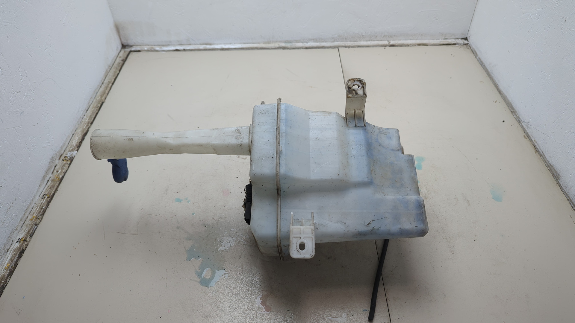 Бачок омывателя лобового стекла