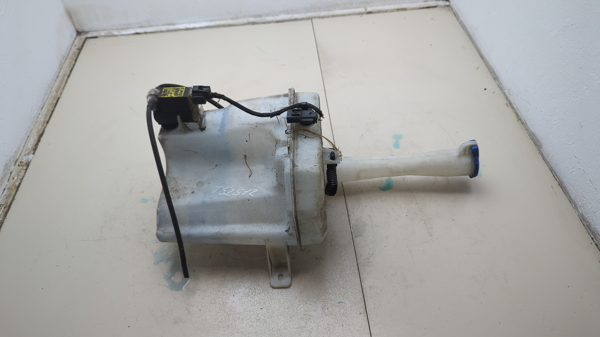 Бачок омывателя лобового стекла