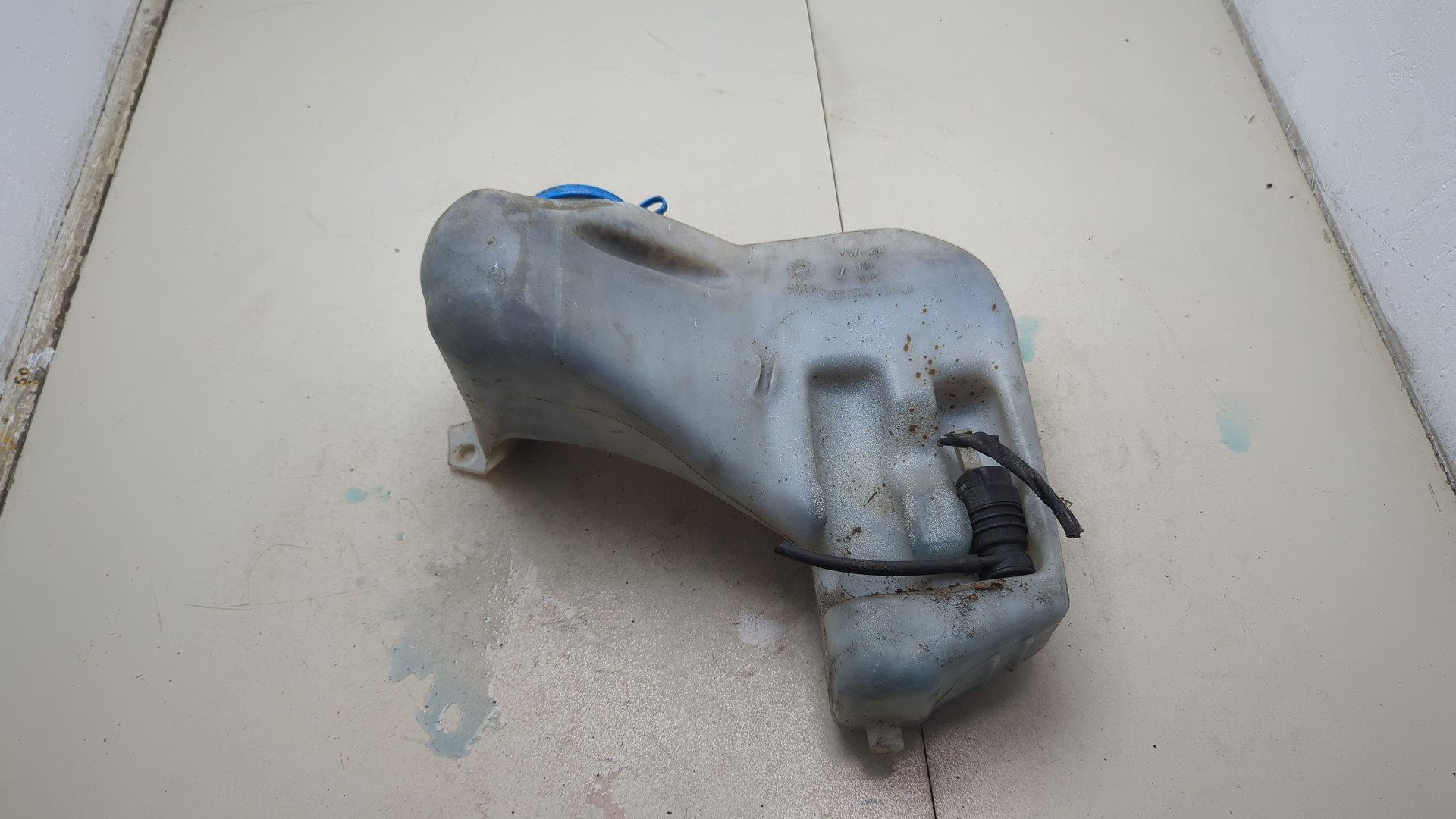 Бачок омывателя лобового стекла