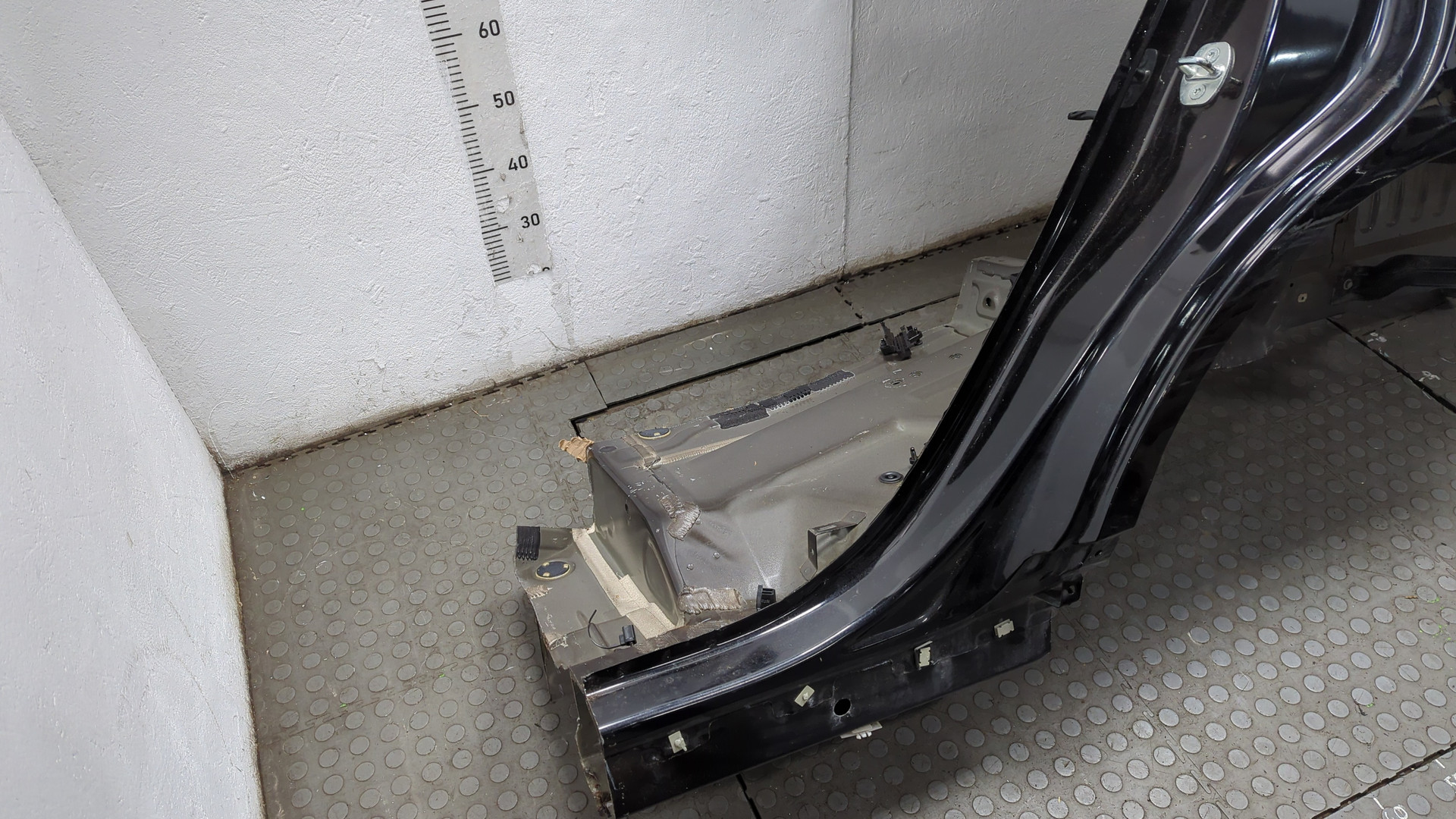 Кузовной элемент