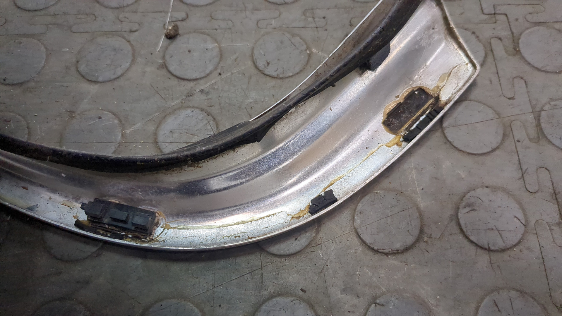 Молдинг крыши левый