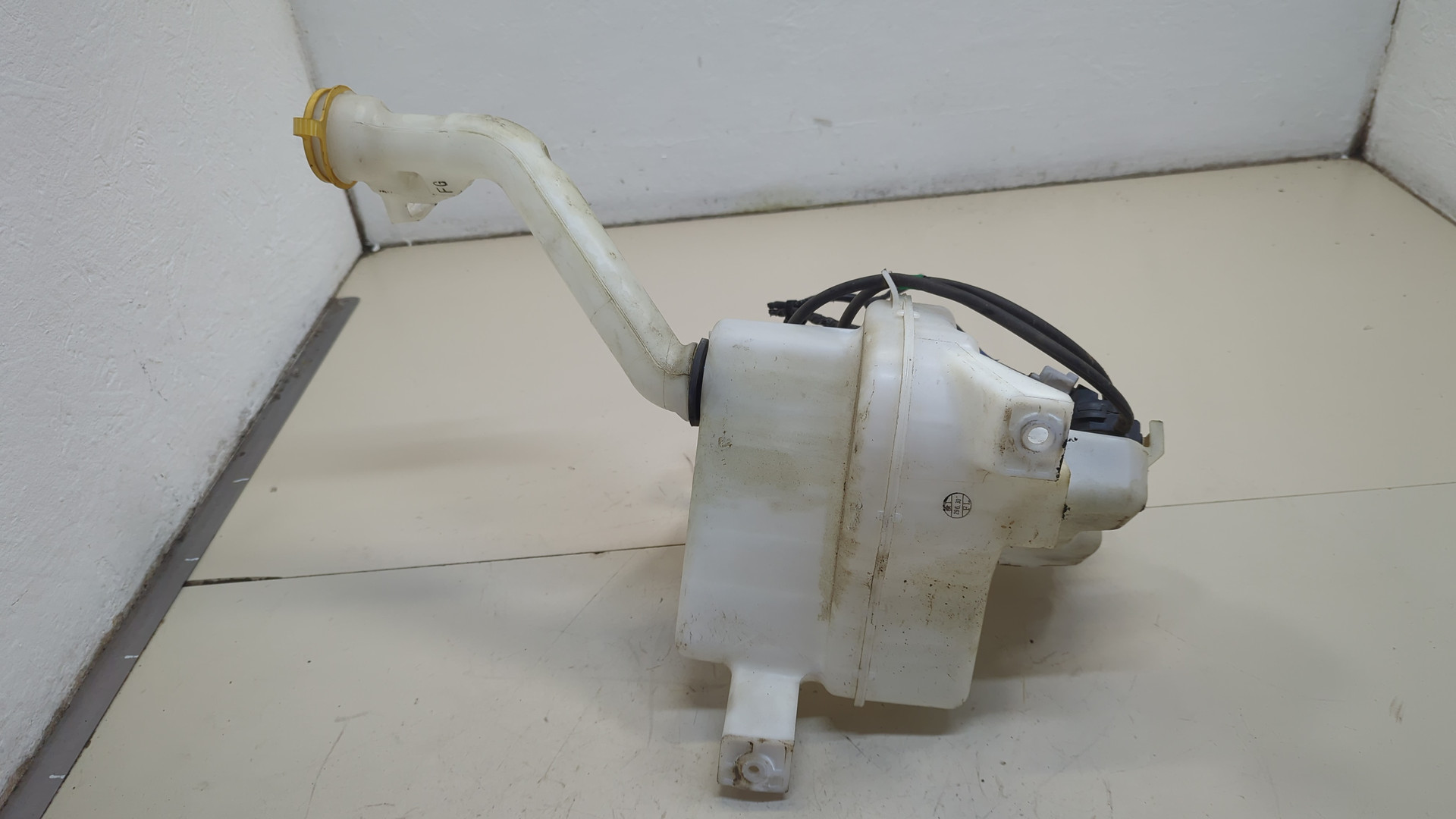 Бачок омывателя лобового стекла