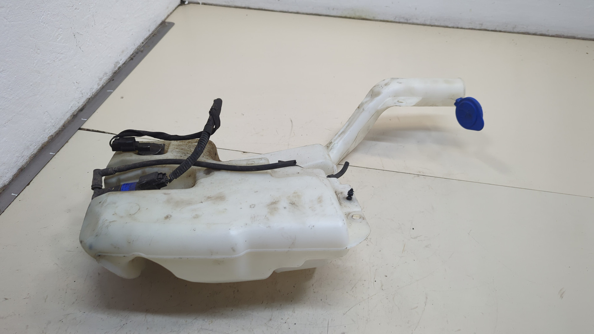 Бачок омывателя лобового стекла