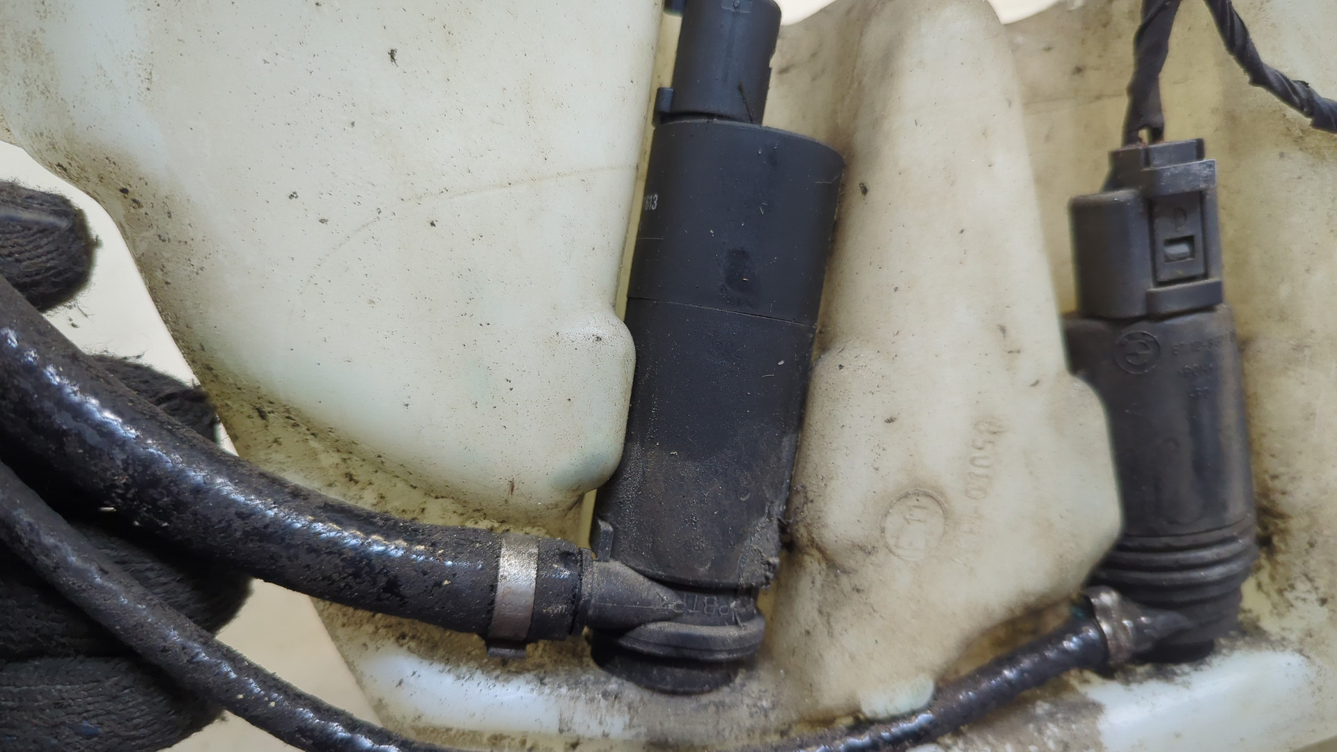 Бачок омывателя лобового стекла