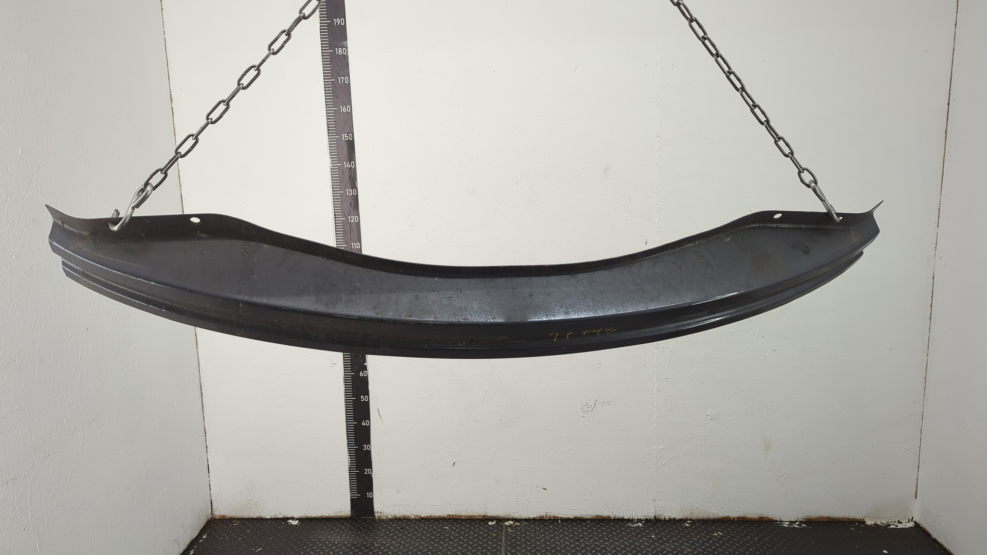 Усилитель заднего бампера