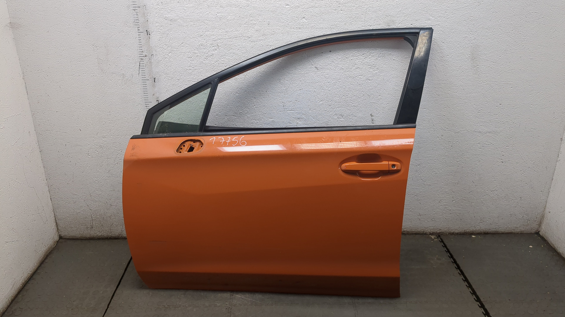 Дверь передняя левая