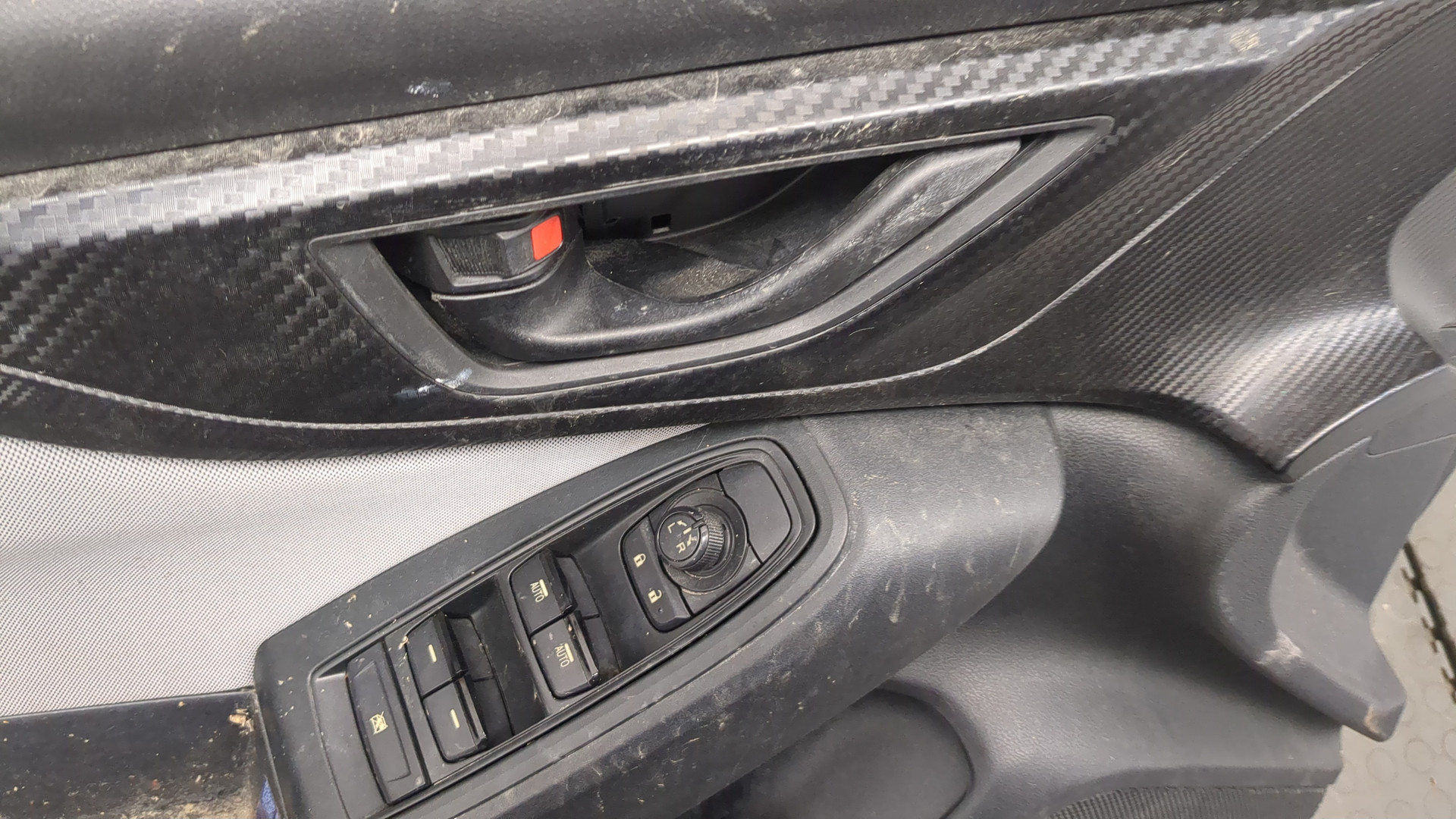 Дверь передняя левая