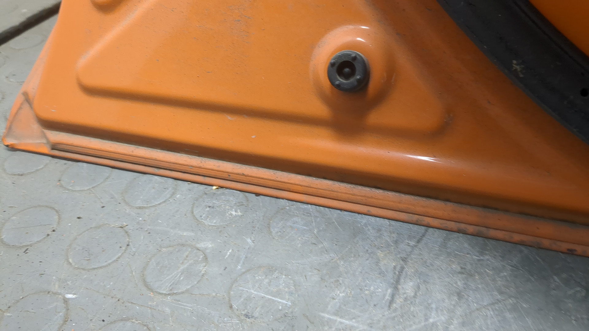 Дверь передняя левая