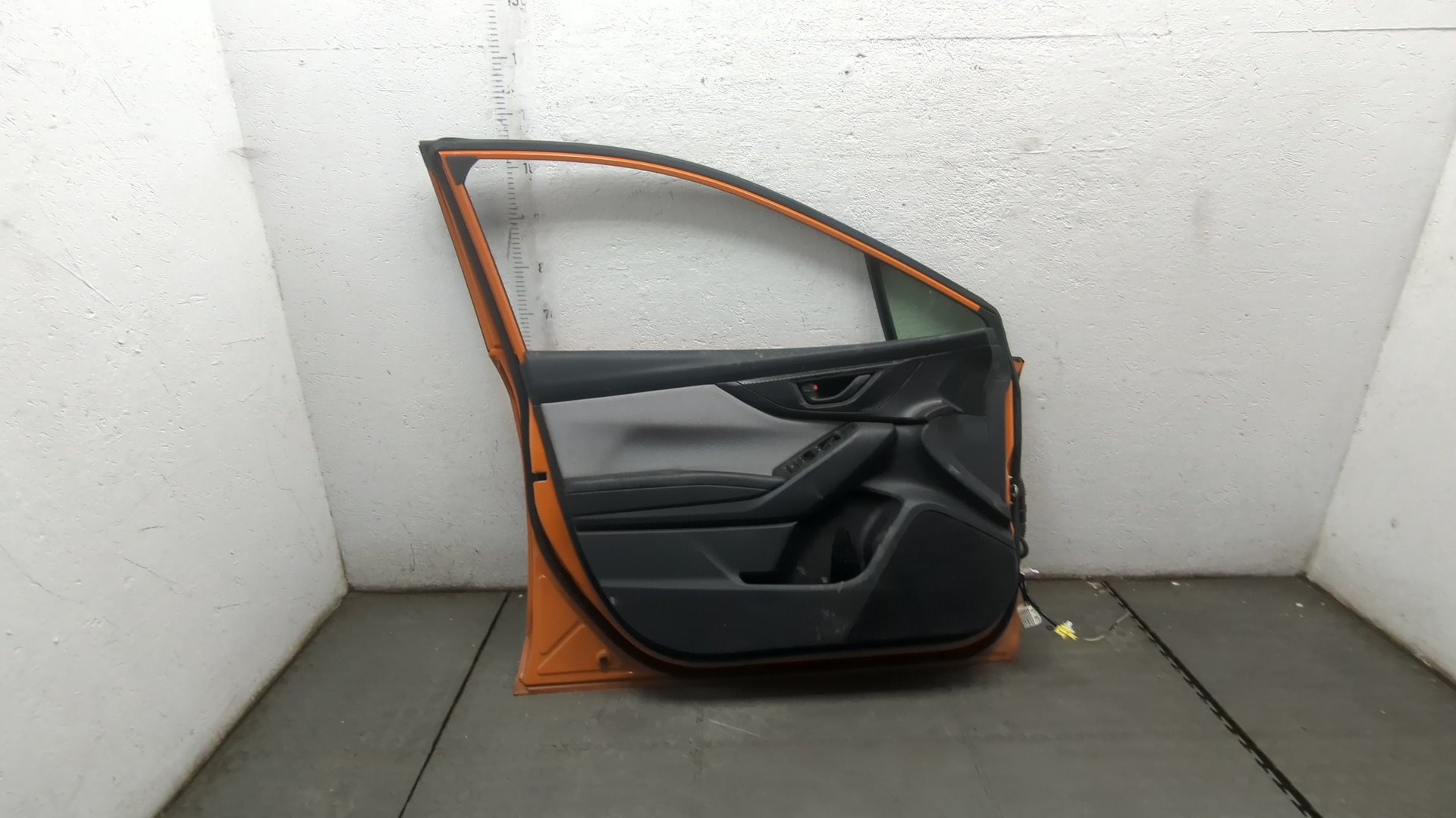 Дверь передняя левая