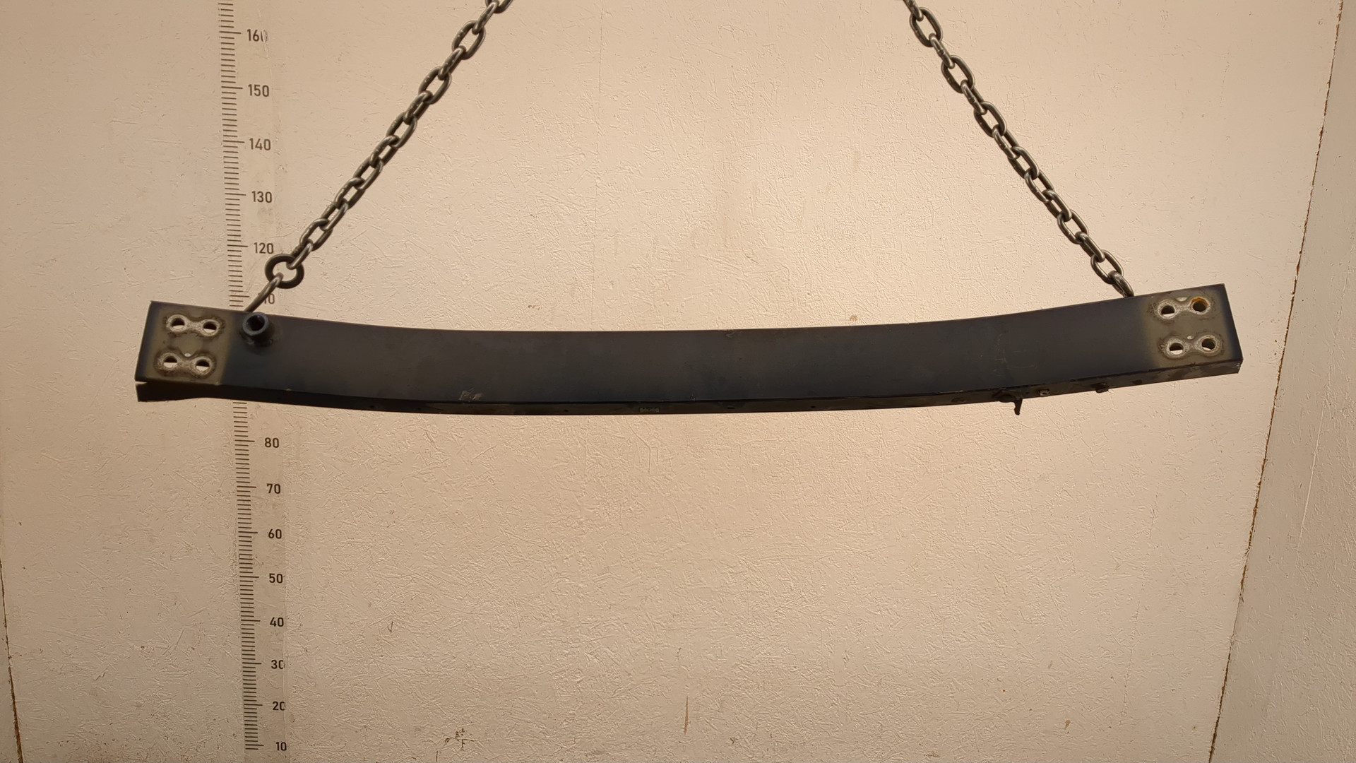 Усилитель переднего бампера