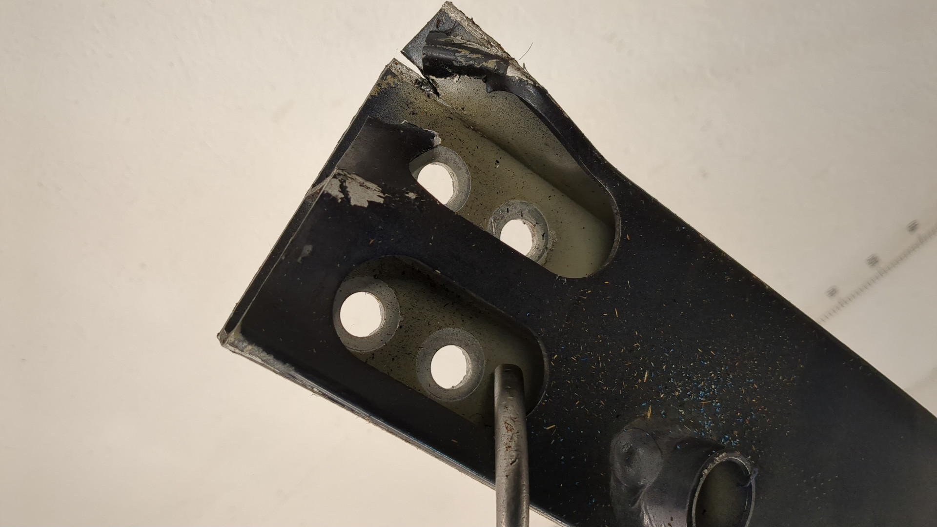 Усилитель переднего бампера