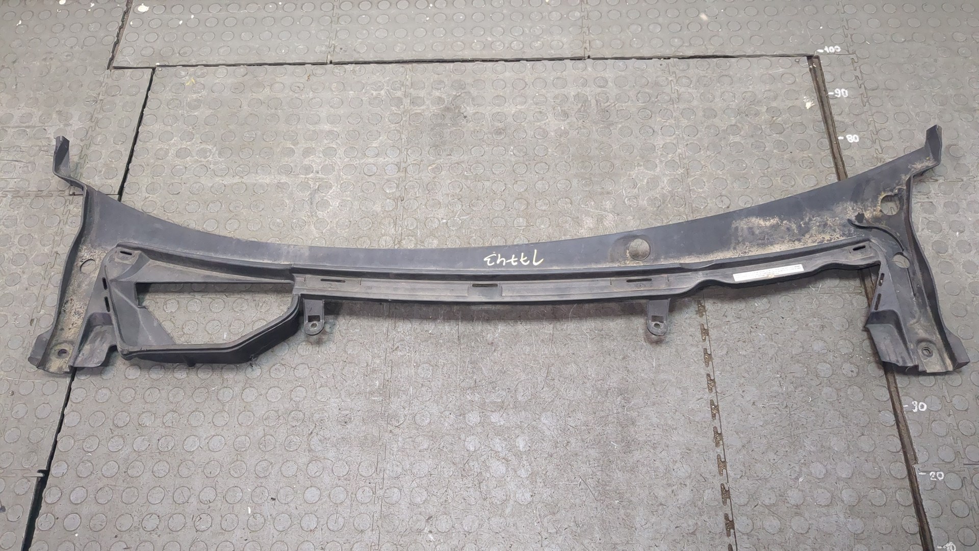 Решетка стеклоочистителей (Жабо)