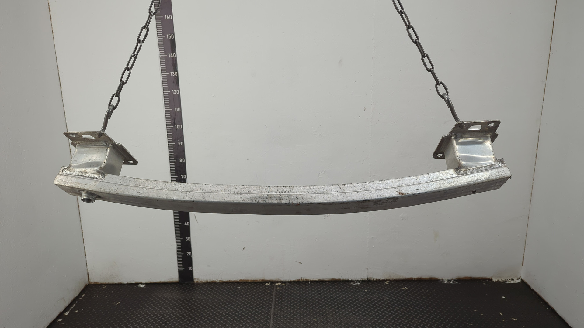 Усилитель заднего бампера