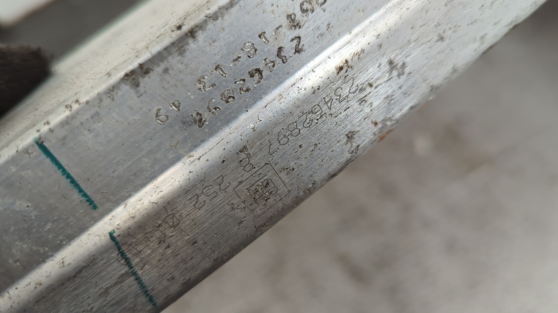 Усилитель заднего бампера