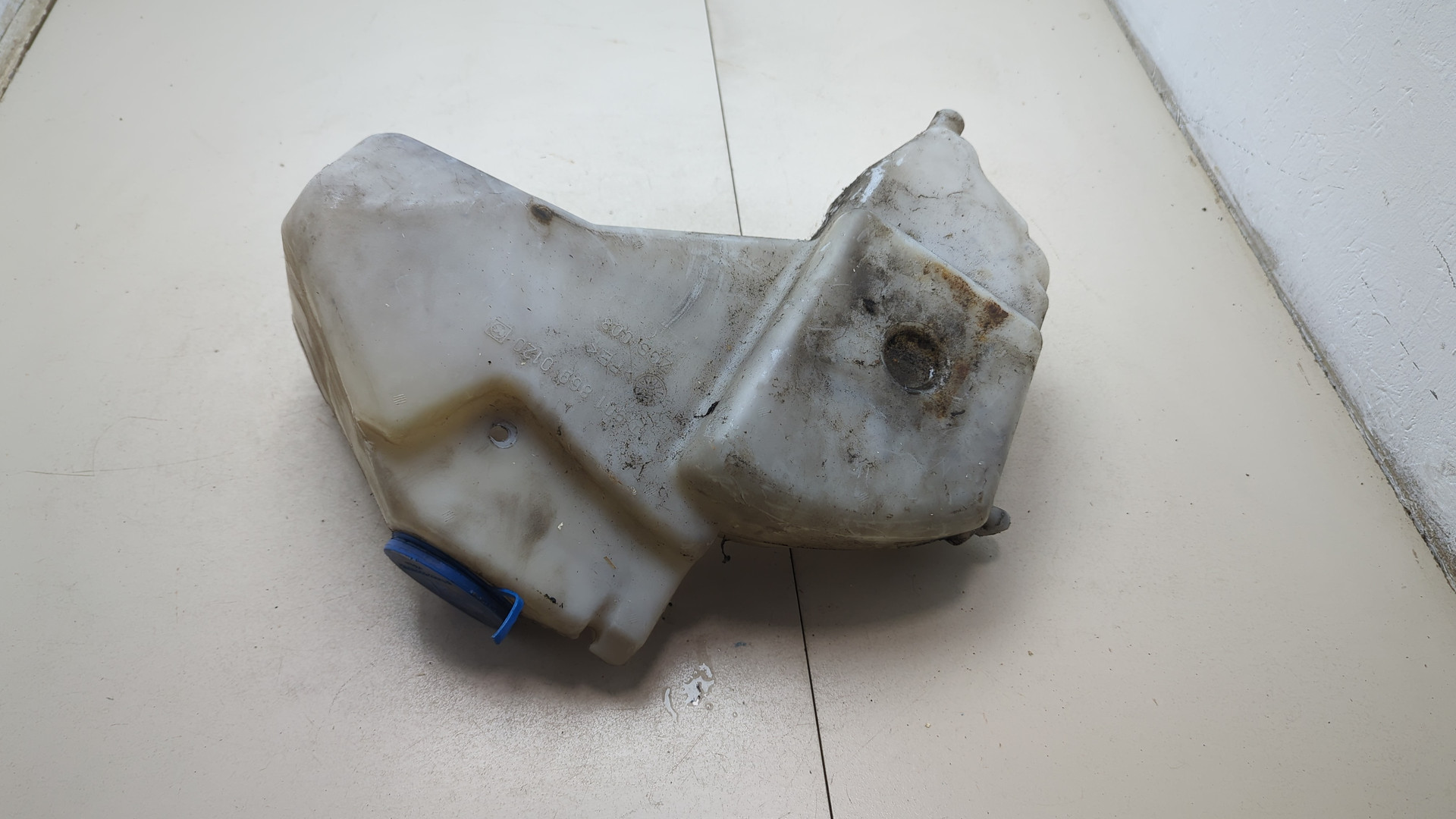 Бачок омывателя лобового стекла