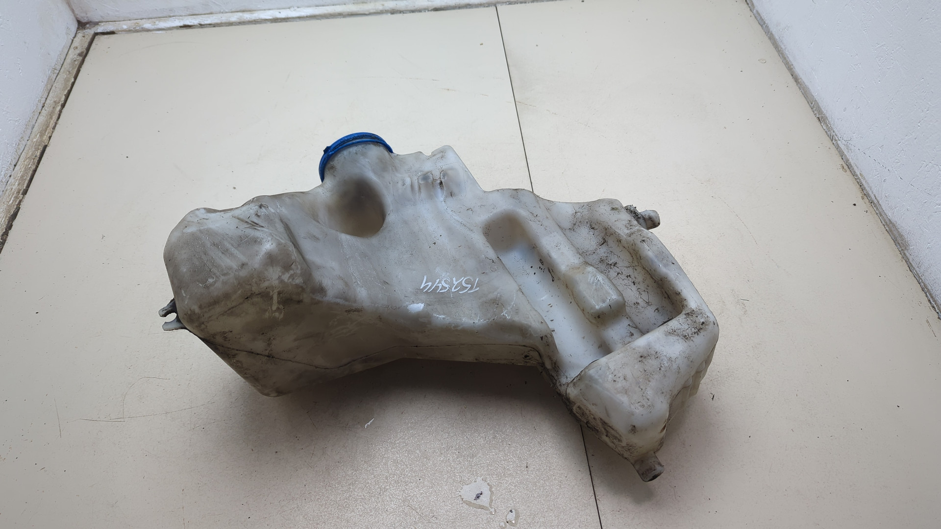 Бачок омывателя лобового стекла