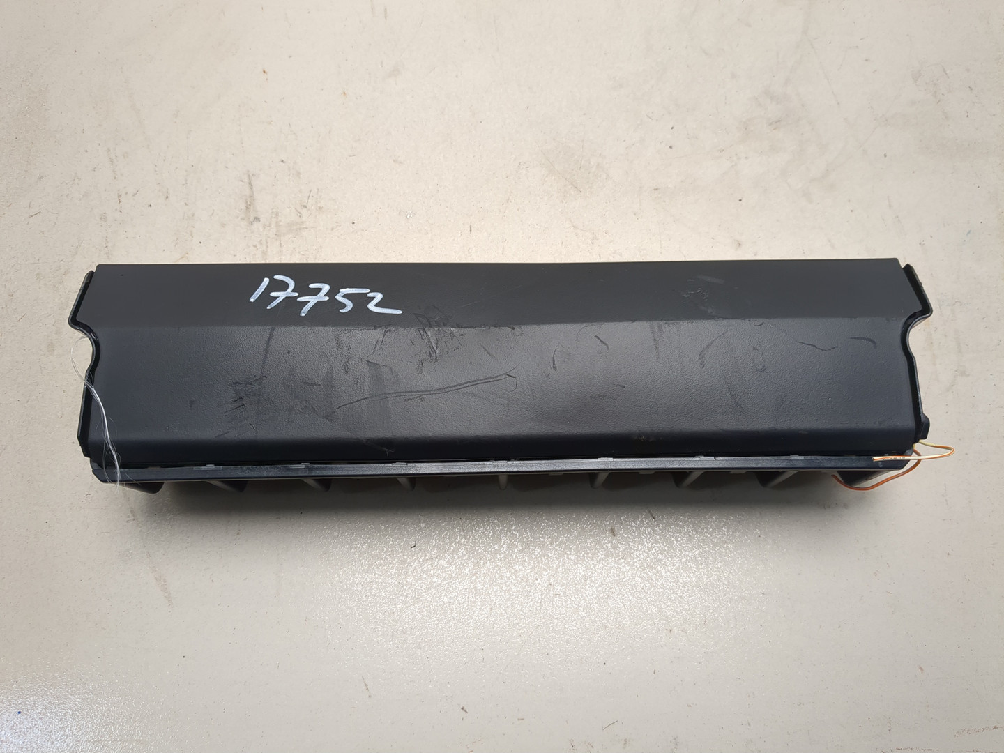 Подушка безопасности нижняя (для колен)