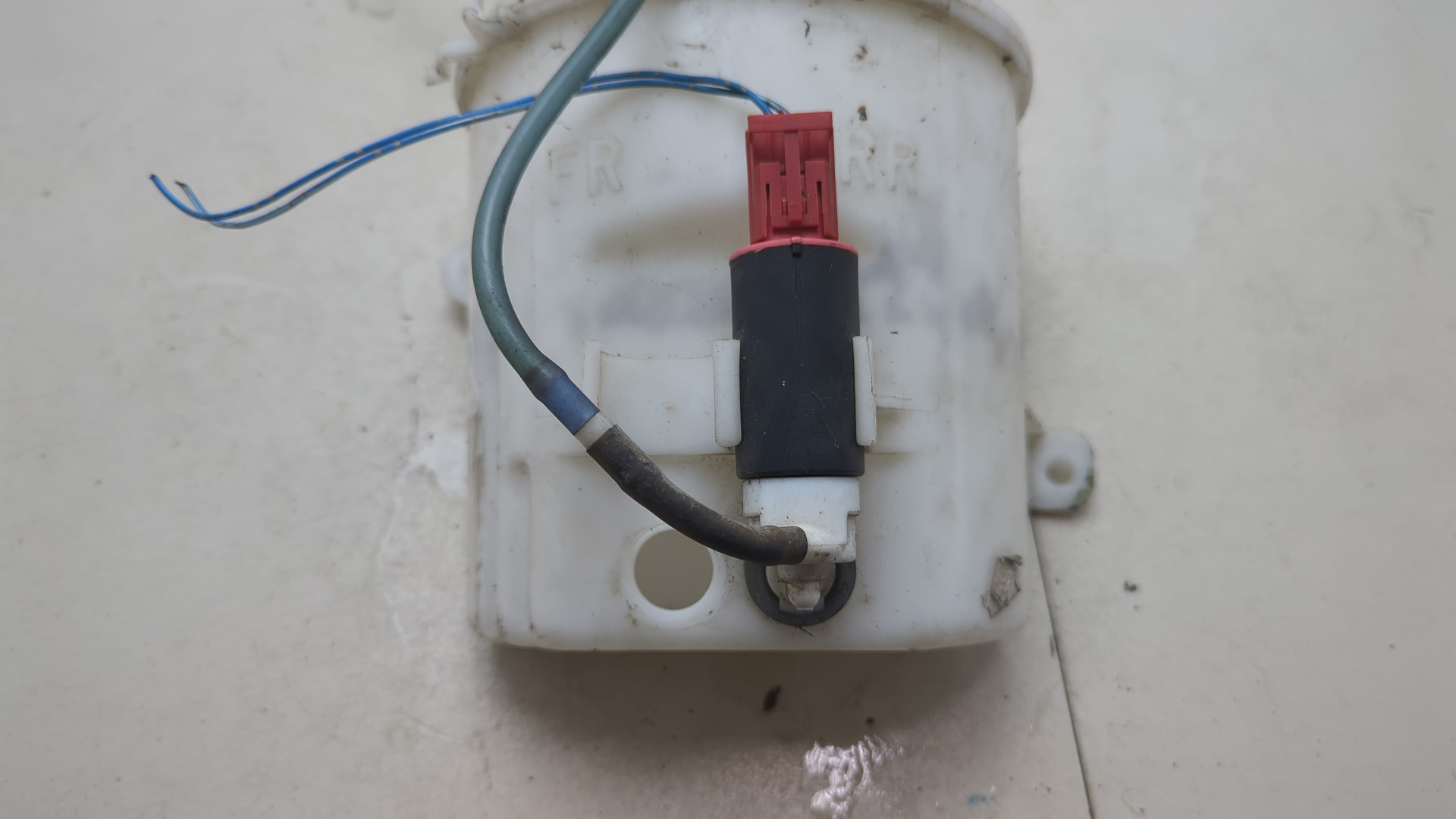 Бачок омывателя лобового стекла