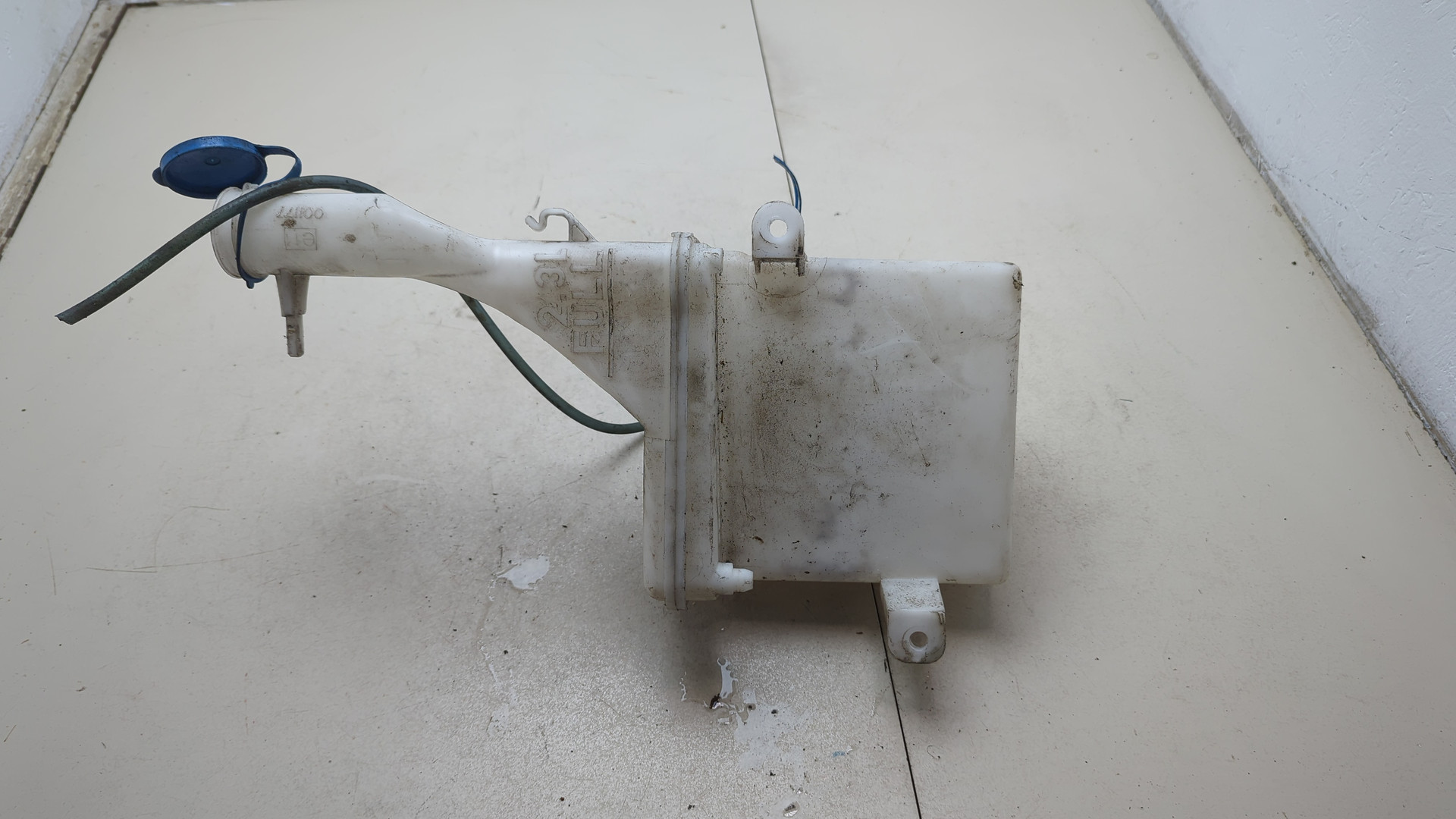 Бачок омывателя лобового стекла