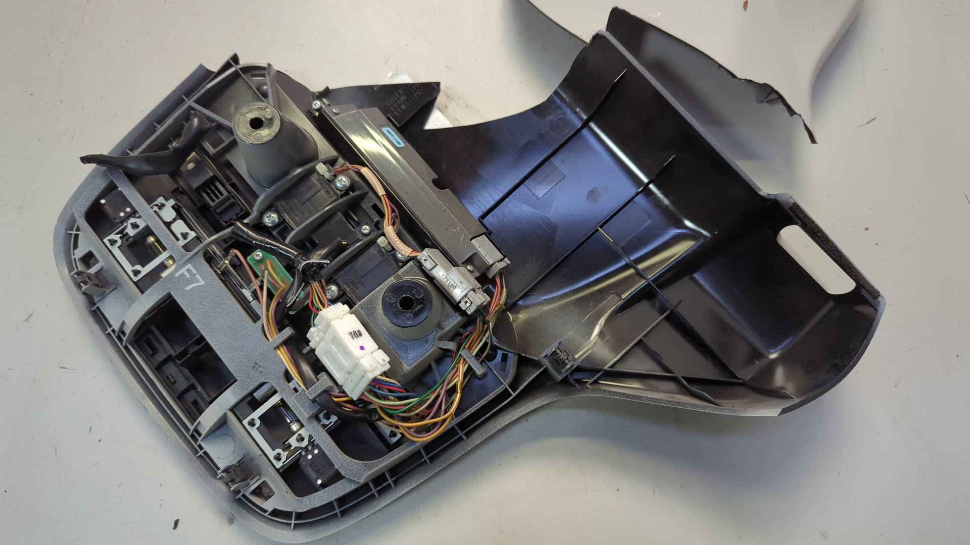 Плафон салонный