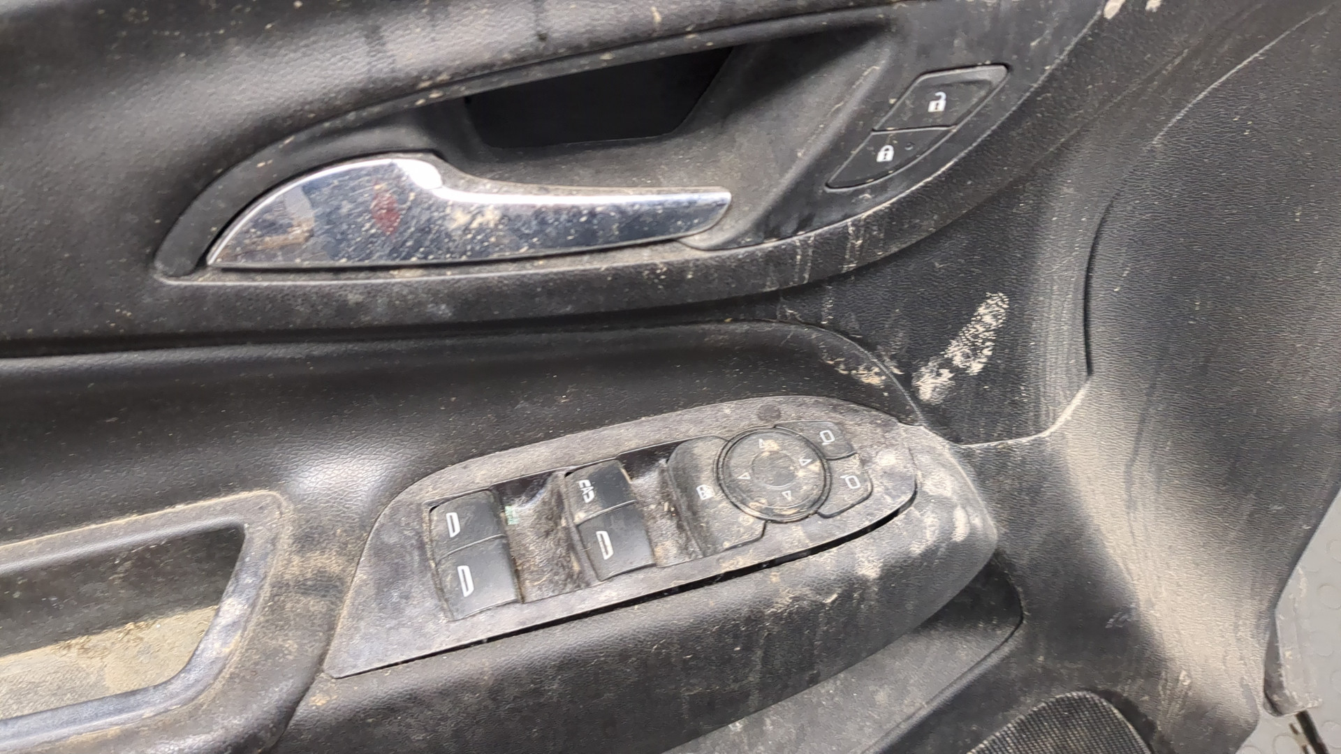 Дверь передняя левая