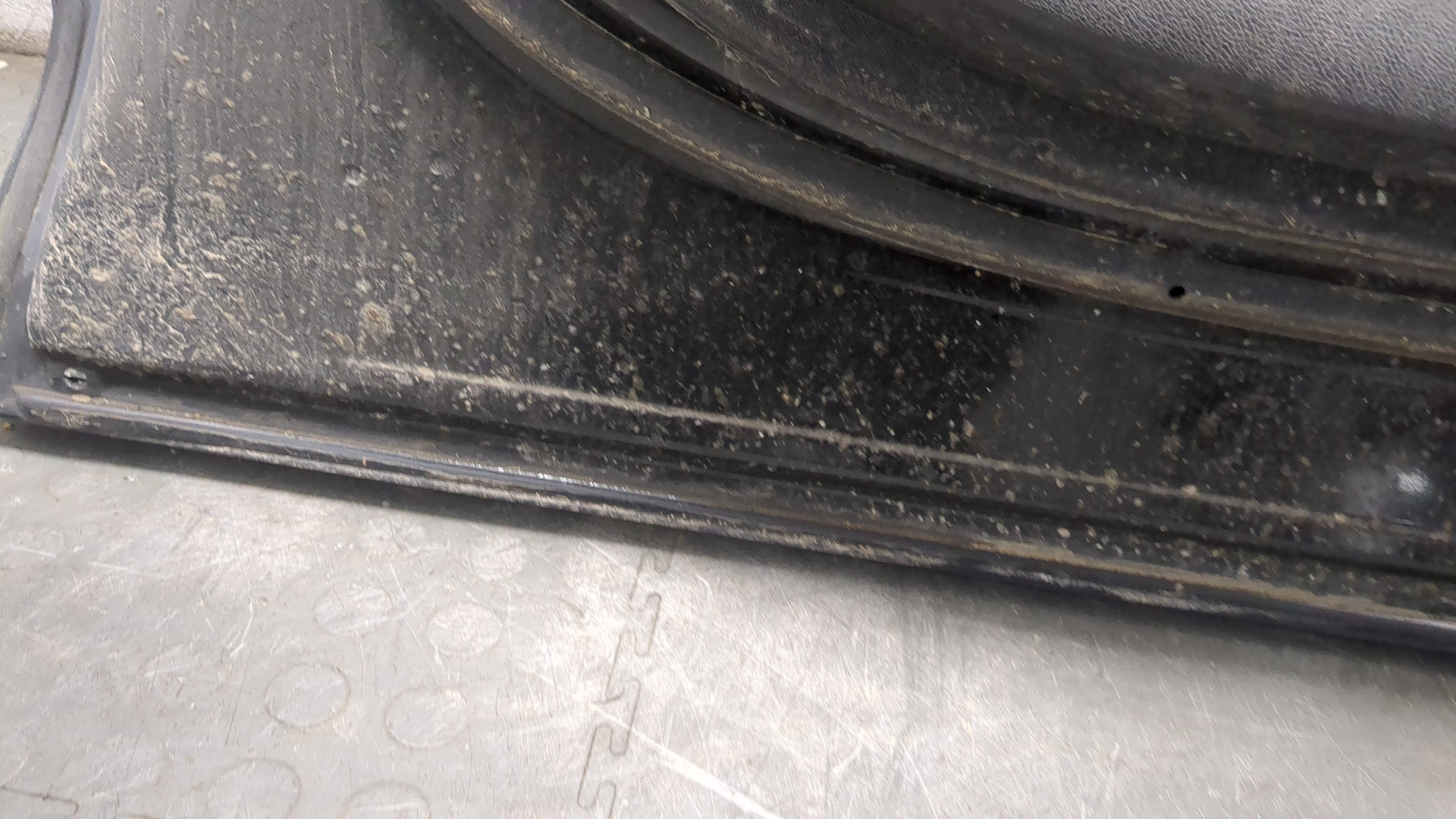 Дверь передняя левая