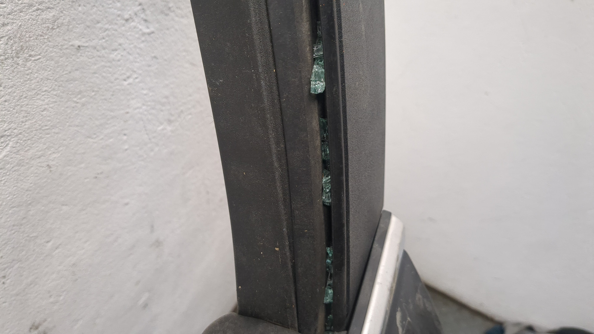 Дверь передняя левая