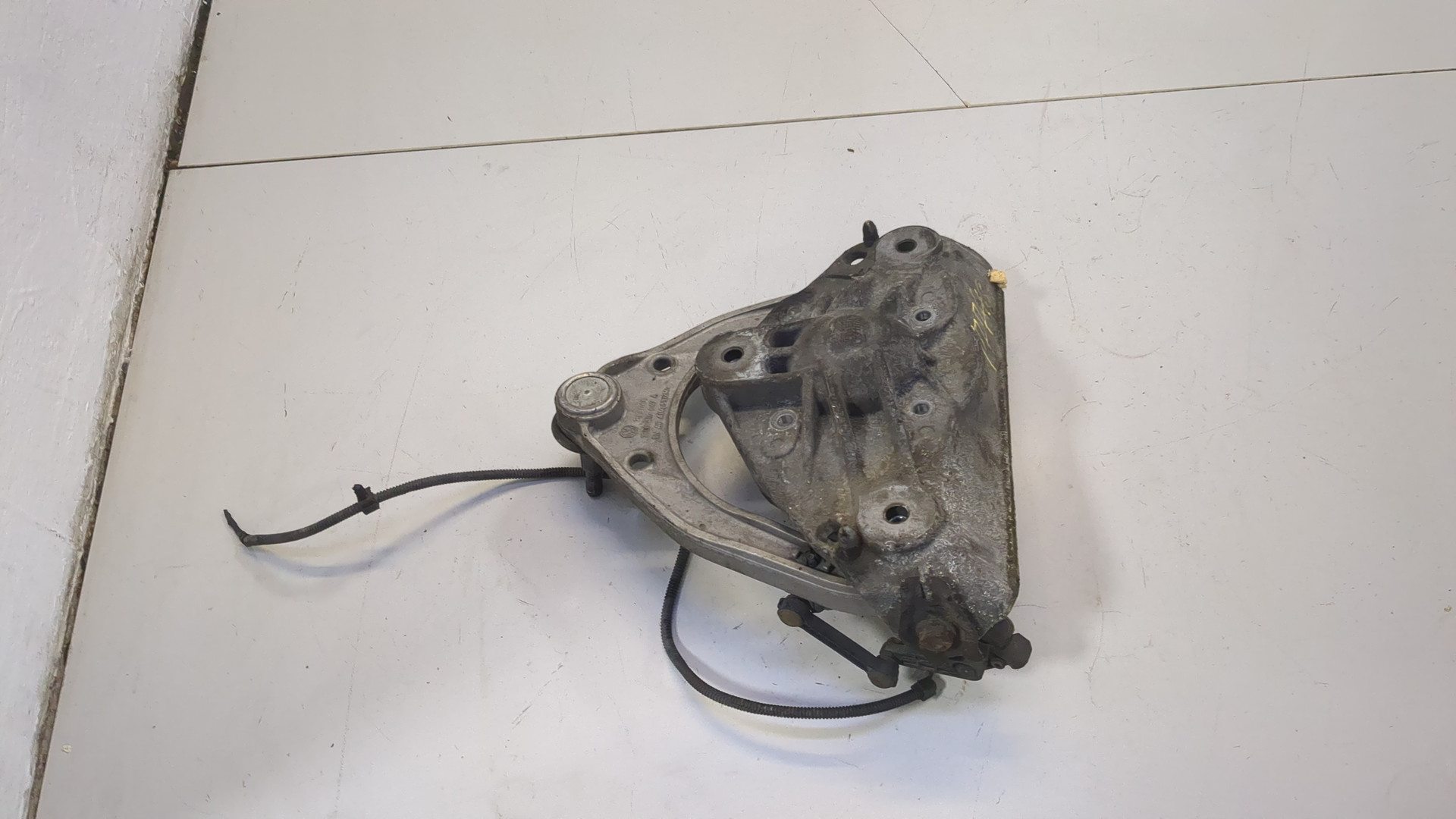 Рычаг передний